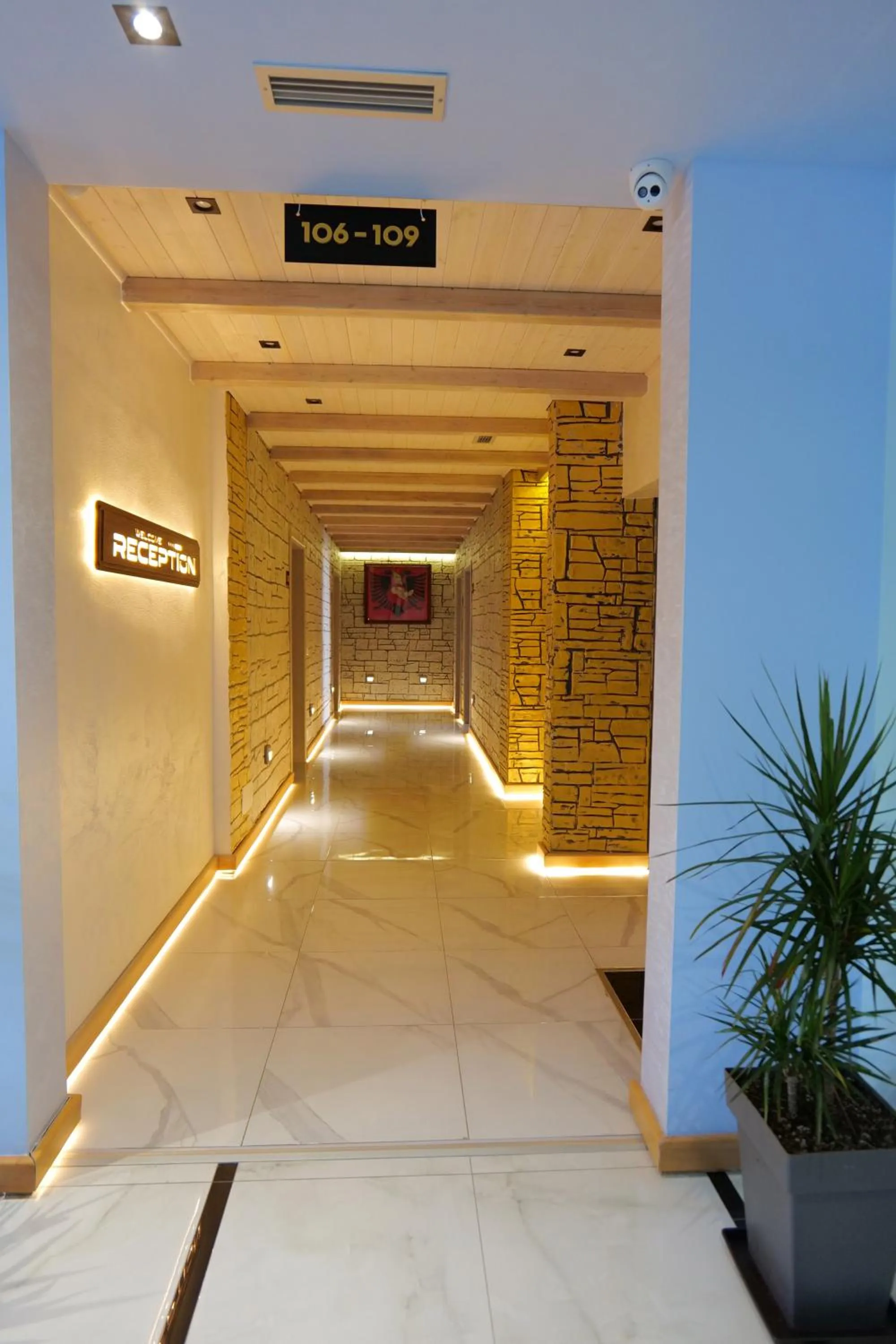 Facade/entrance in Oceanic Overview Suites