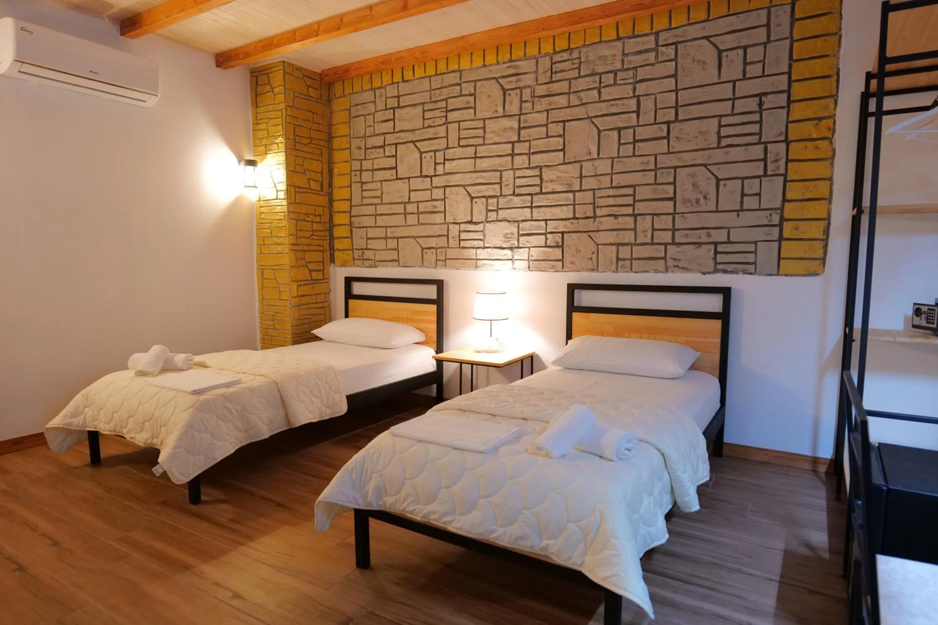 Bed in Oceanic Overview Suites