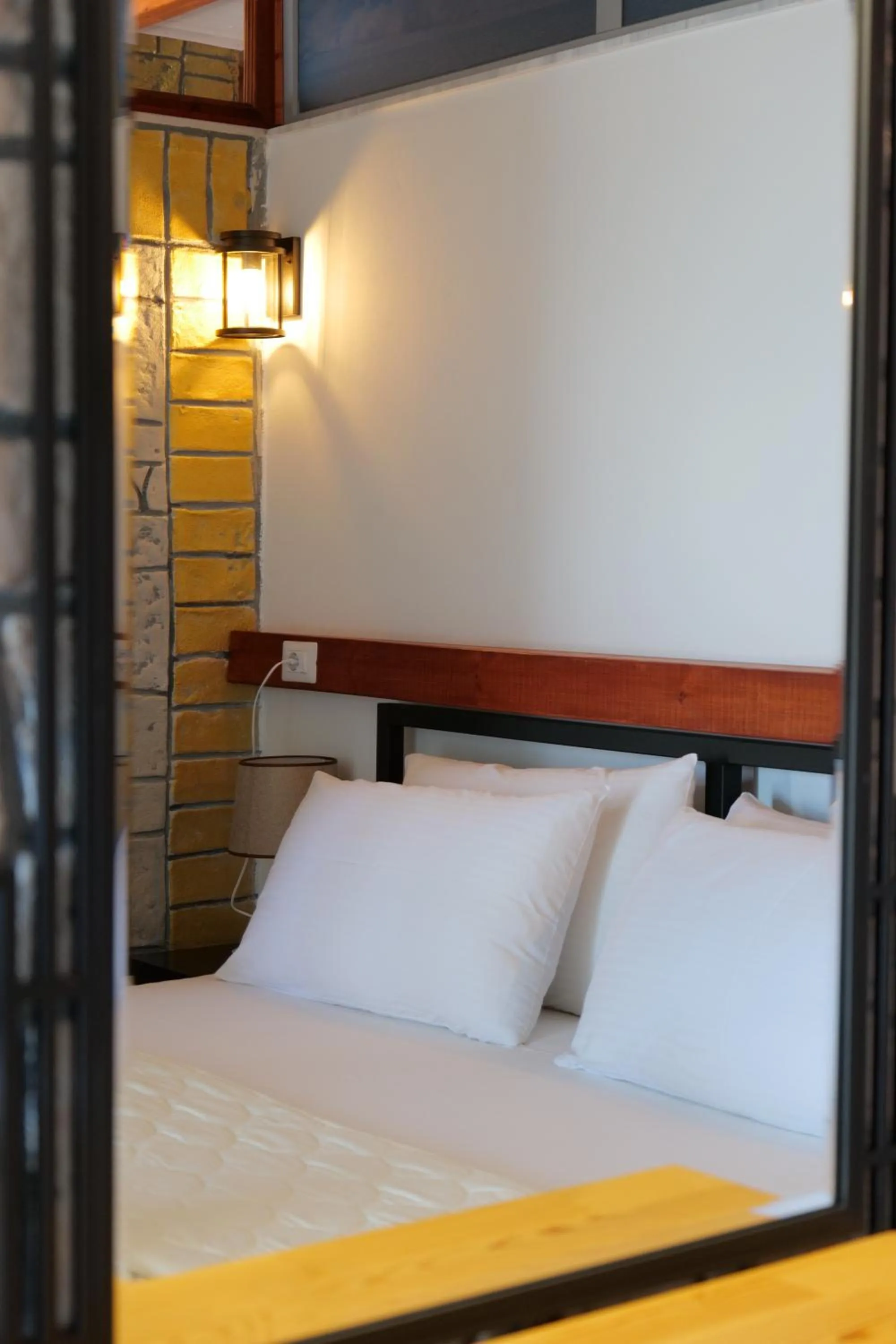 Bed in Oceanic Overview Suites