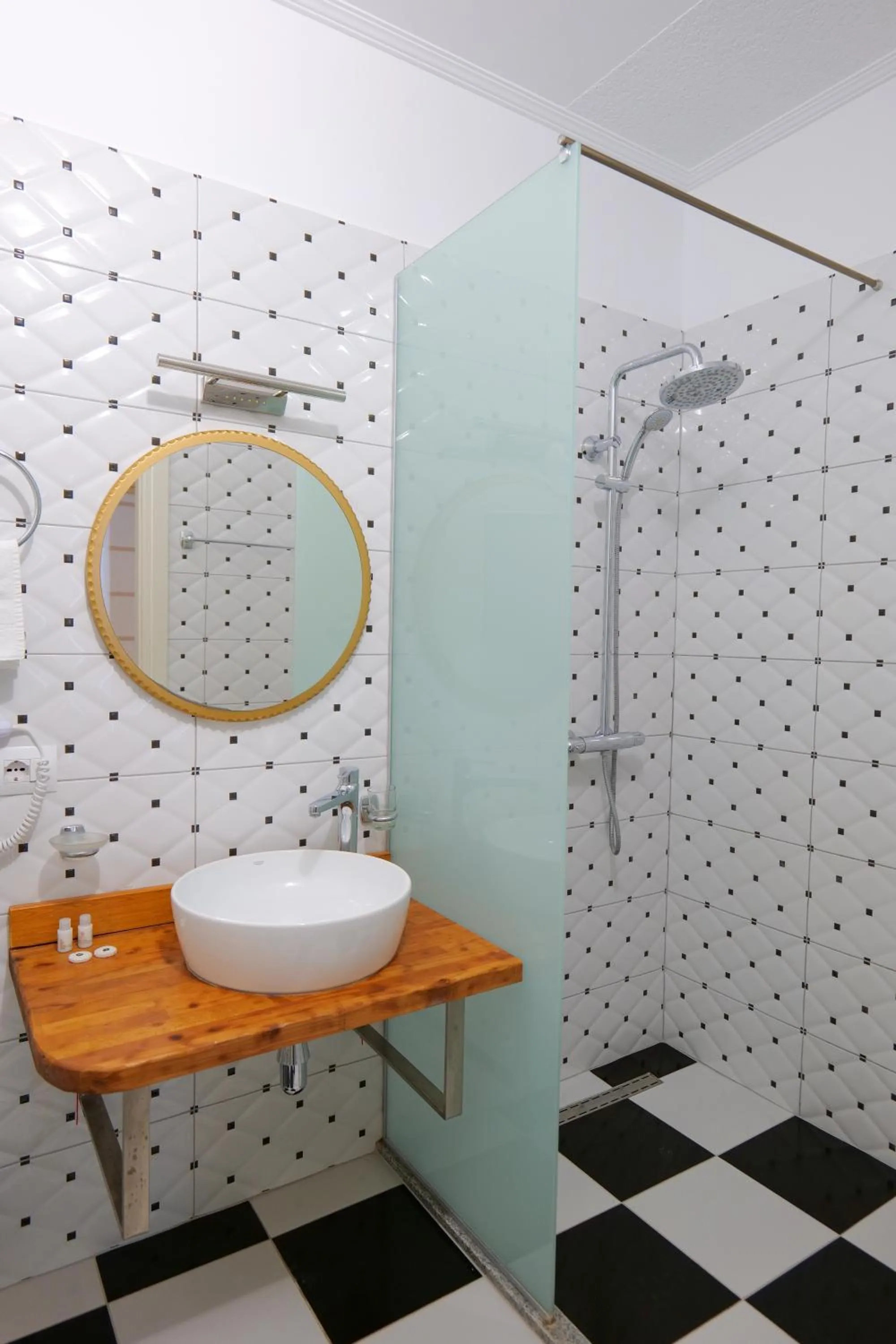 Bathroom in Oceanic Overview Suites