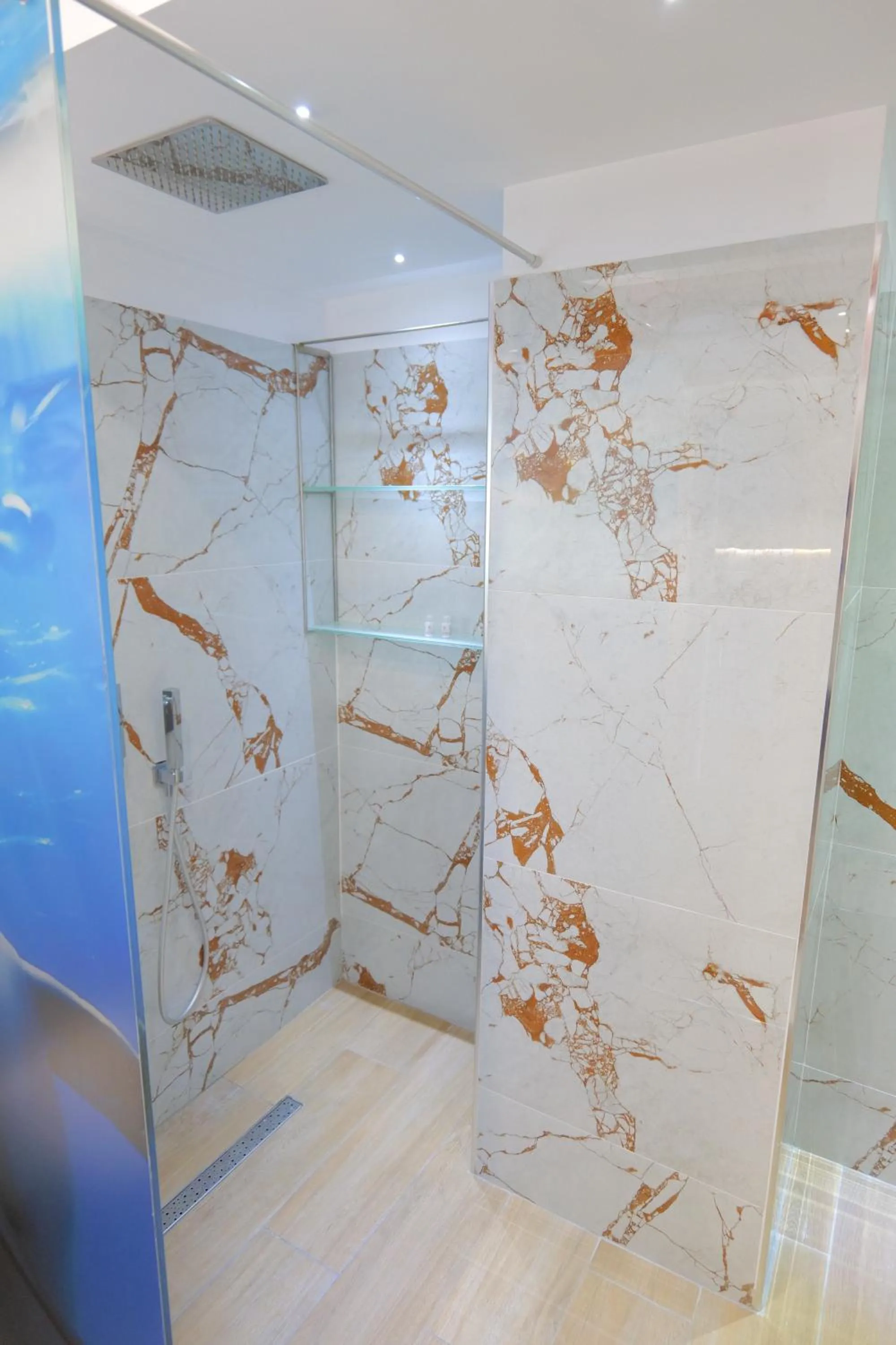 Bathroom in Oceanic Overview Suites