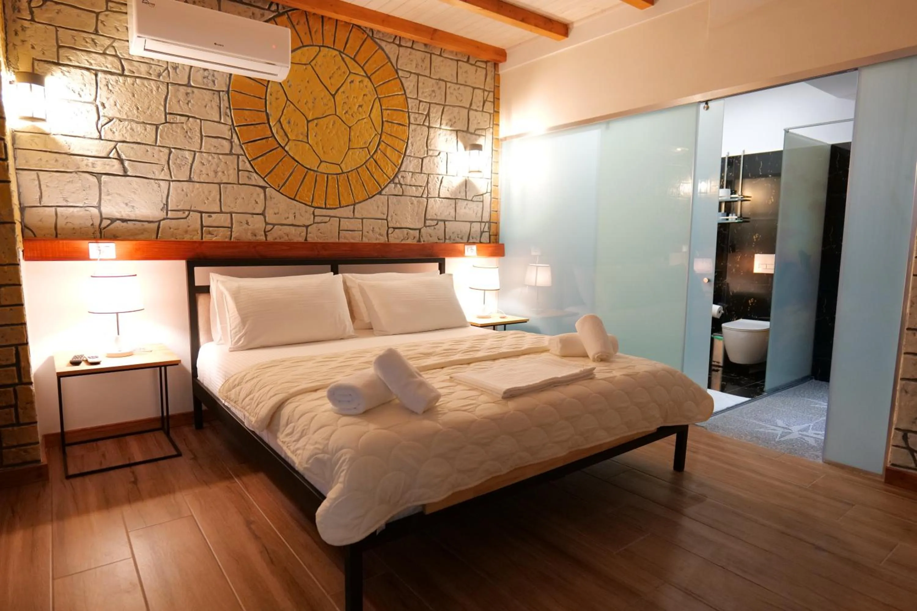 Bed in Oceanic Overview Suites