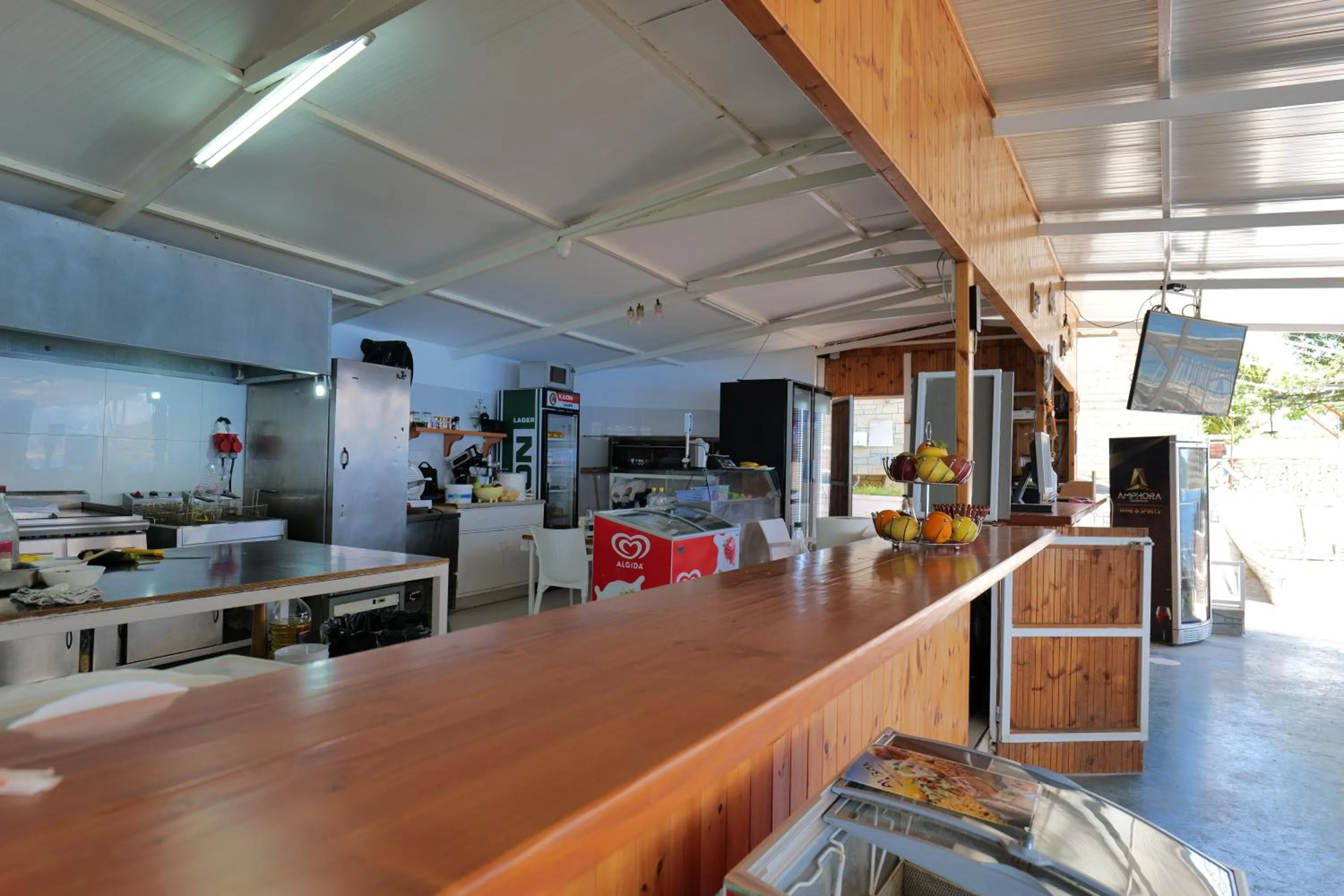 Restaurant/places to eat in Oceanic Overview Suites