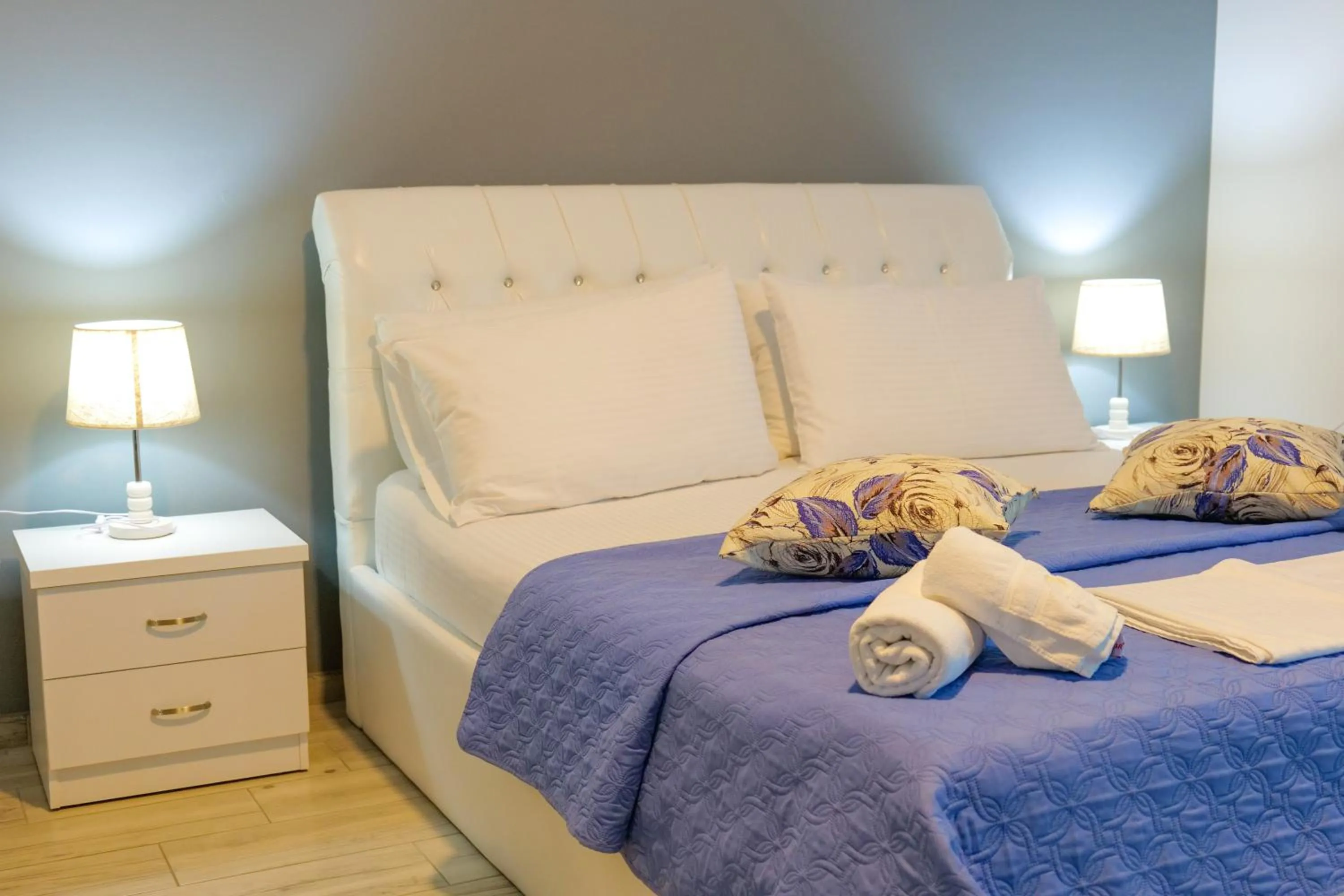 Bed in Oceanic Overview Suites