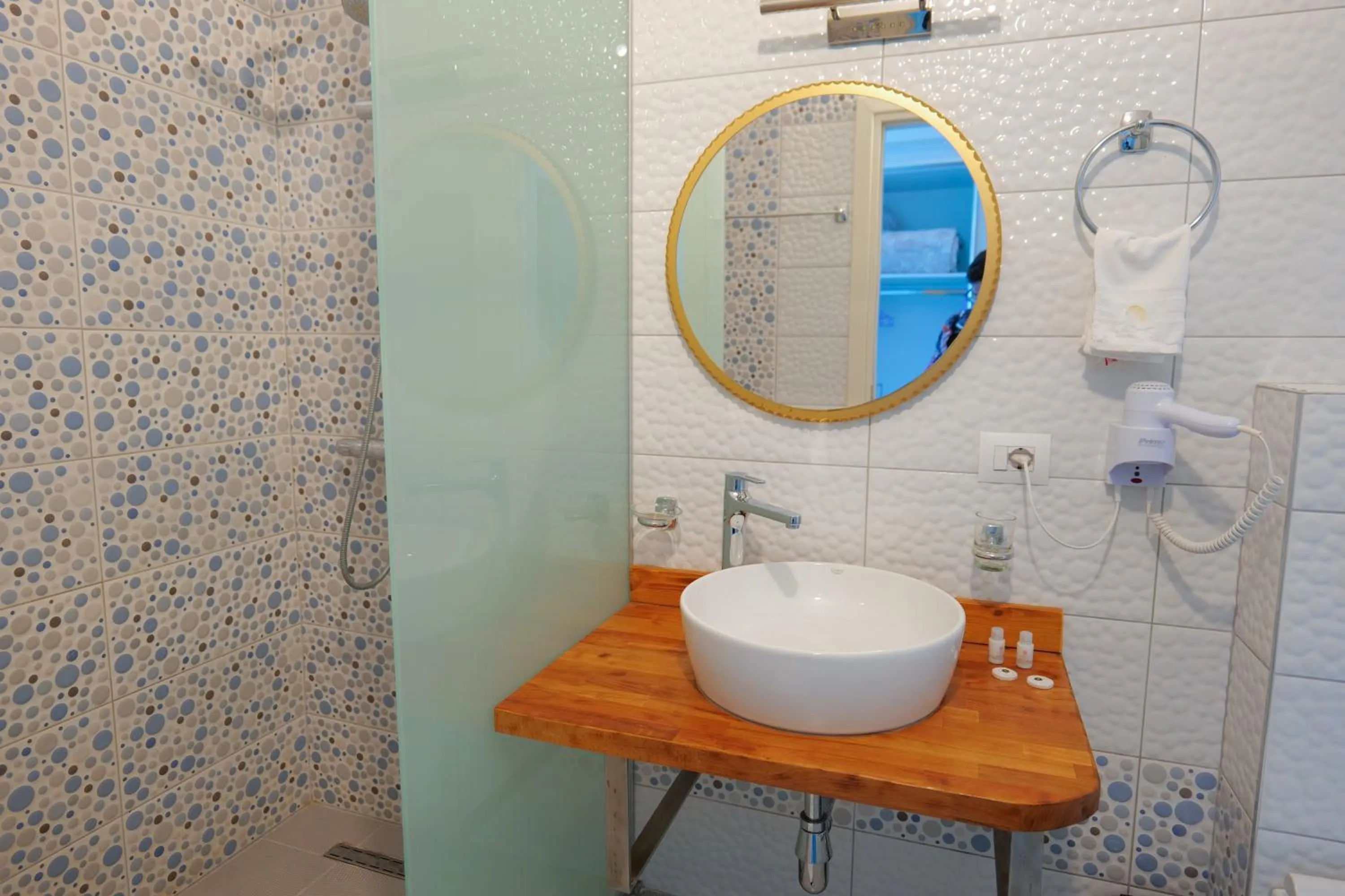 Bathroom in Oceanic Overview Suites