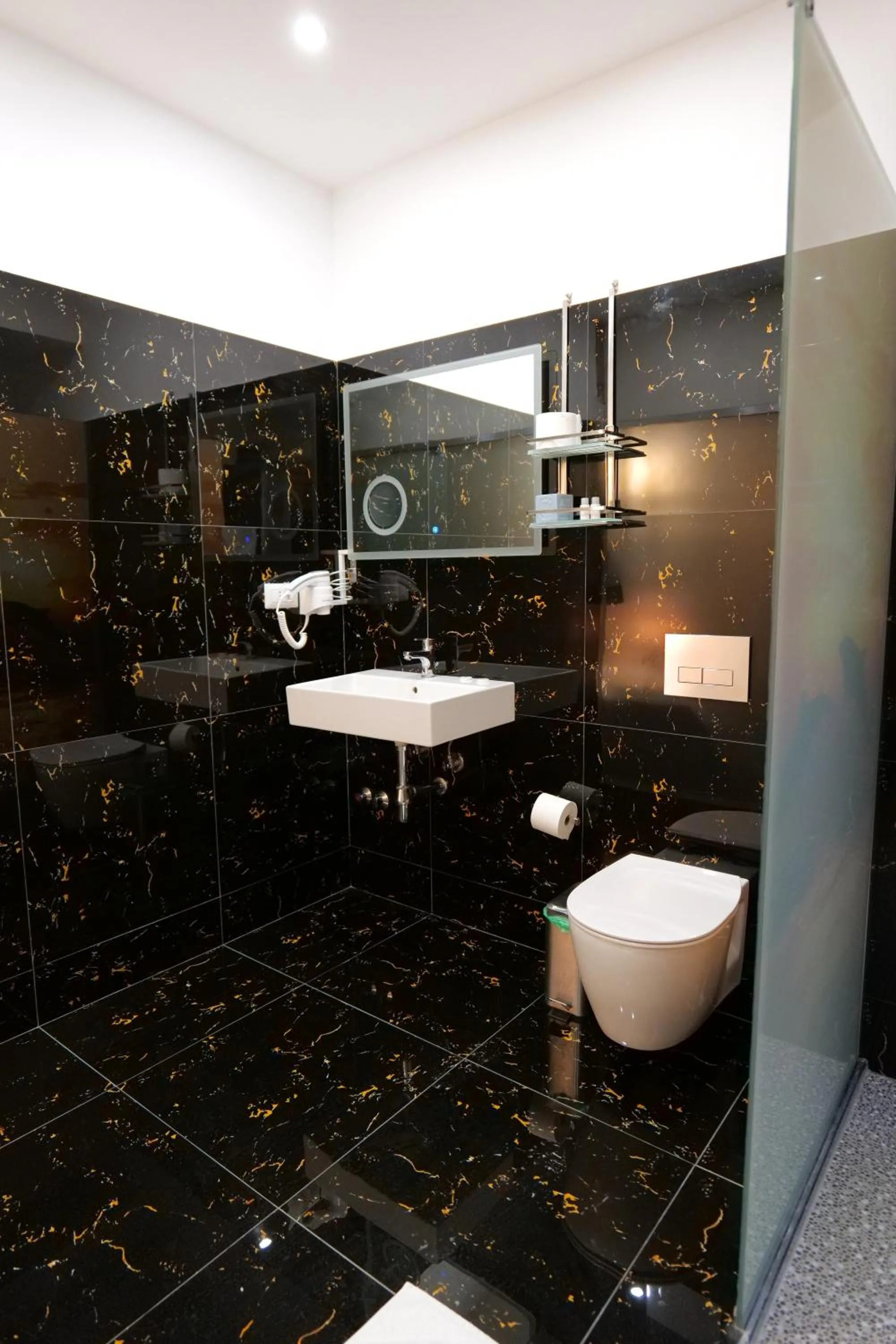 Bathroom in Oceanic Overview Suites