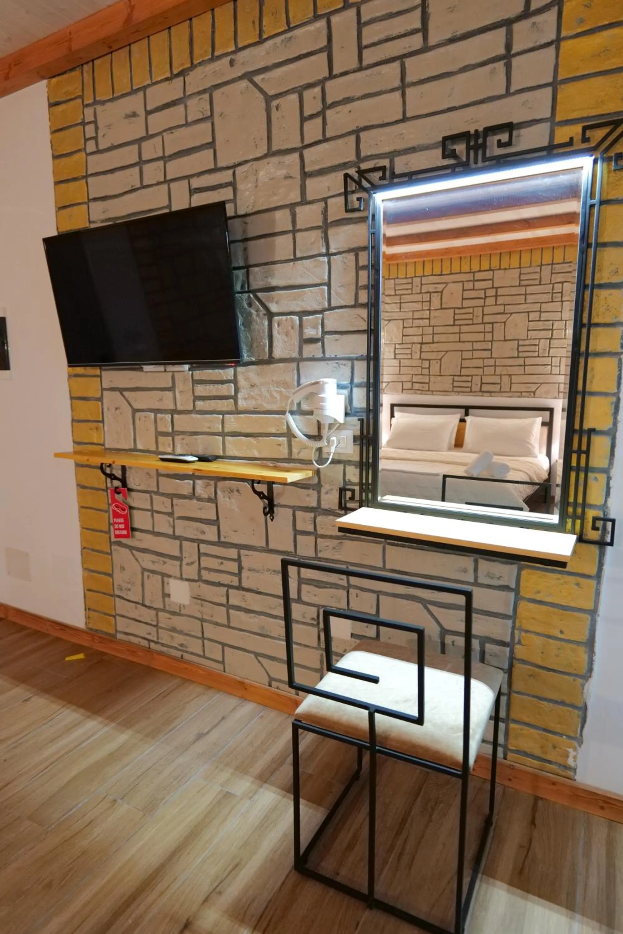 TV and multimedia in Oceanic Overview Suites