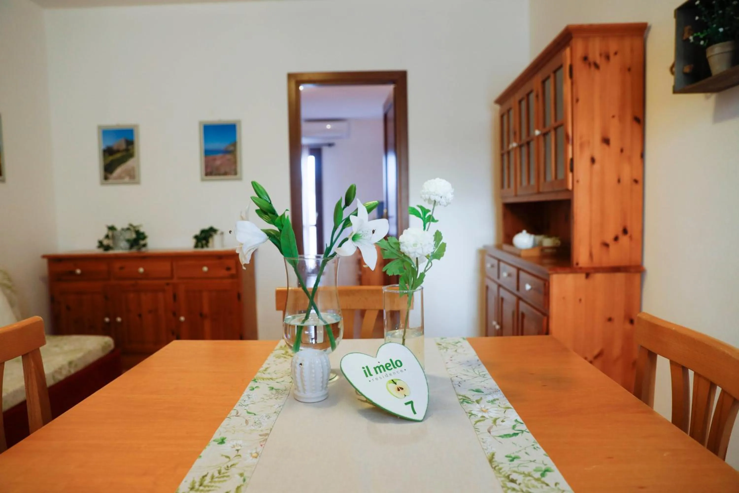 Dining area in Il Melo Residence