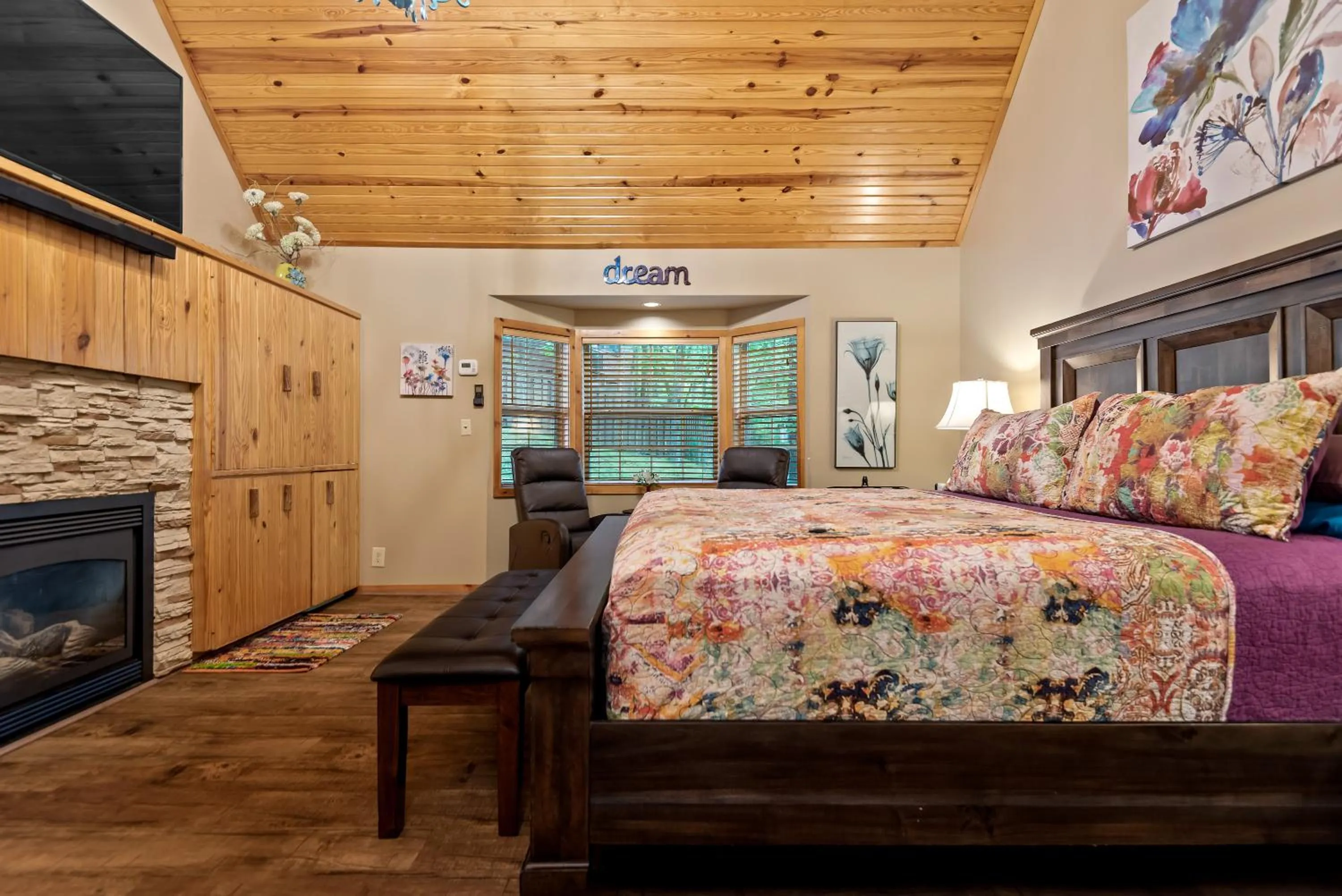 Bed in The Woods Cabins