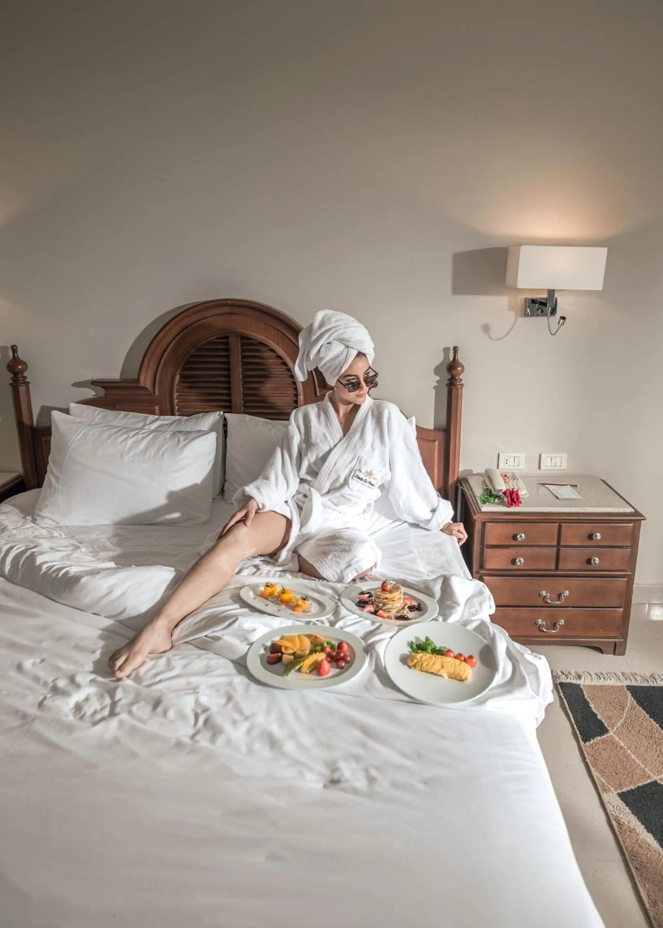 room service, Bed in Stella Di Mare Grand Hotel