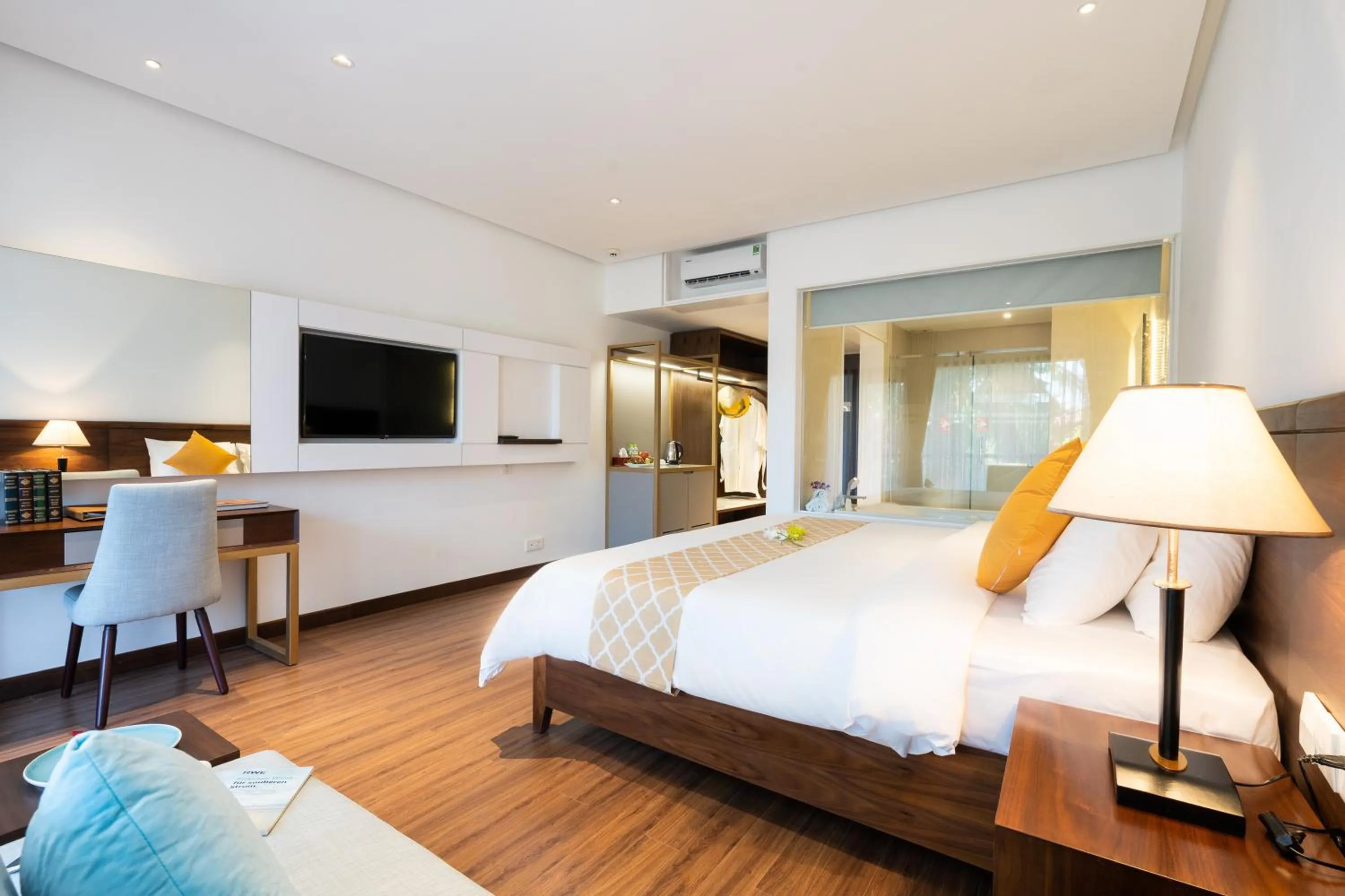 Bedroom, Bed in Hoang Ngoc Beach Resort