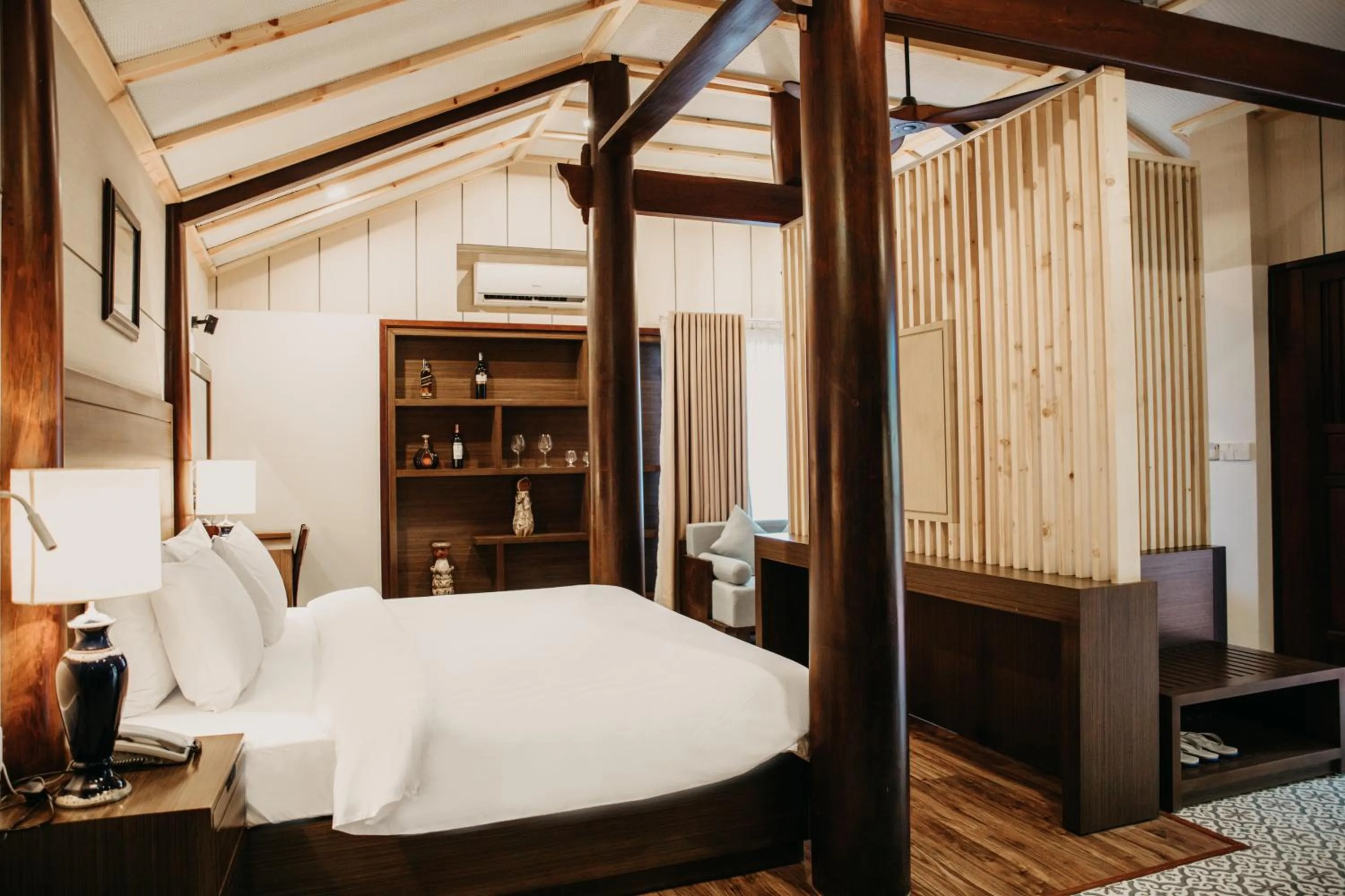 Bedroom, Bed in Hoang Ngoc Beach Resort