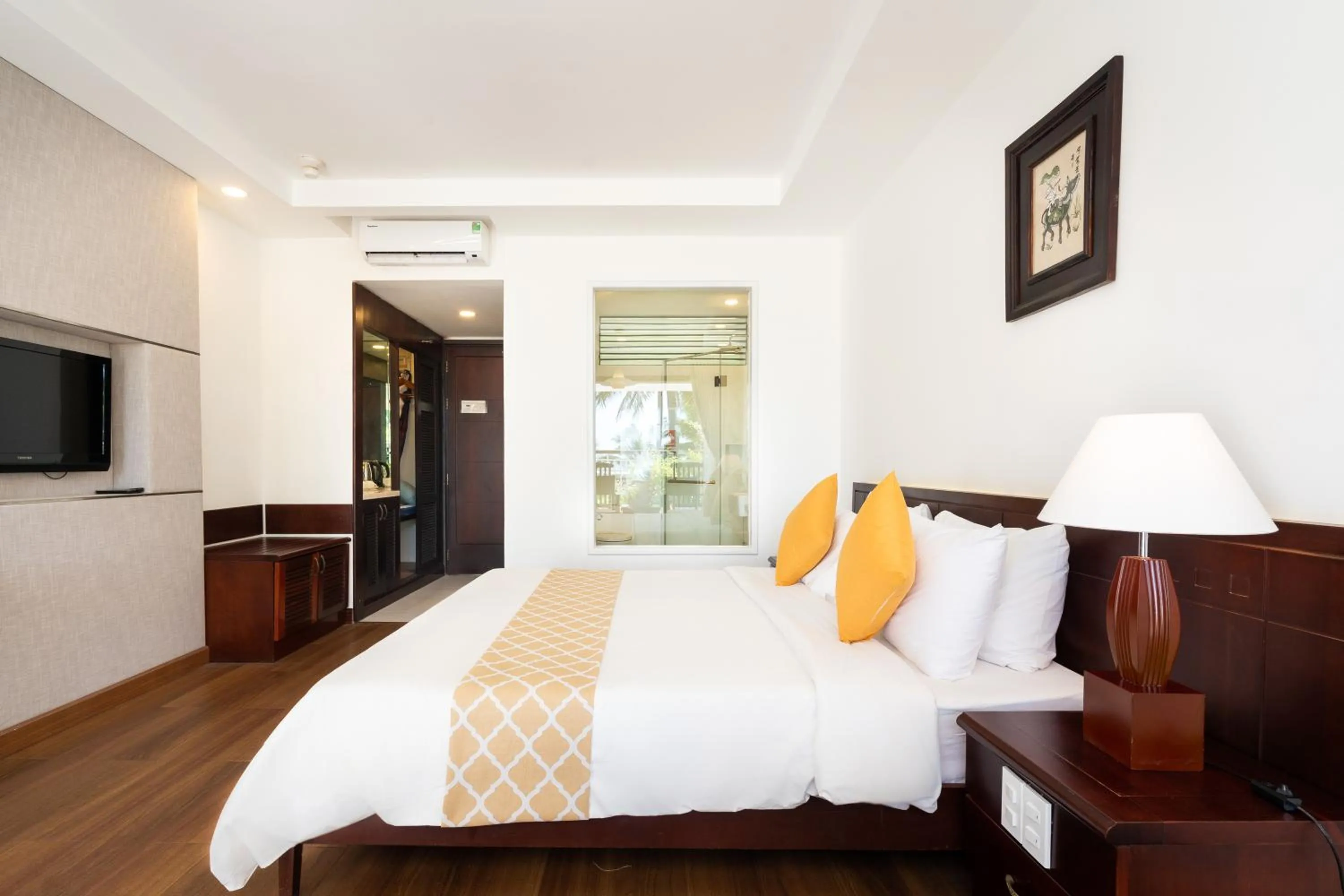 Bedroom, Bed in Hoang Ngoc Beach Resort