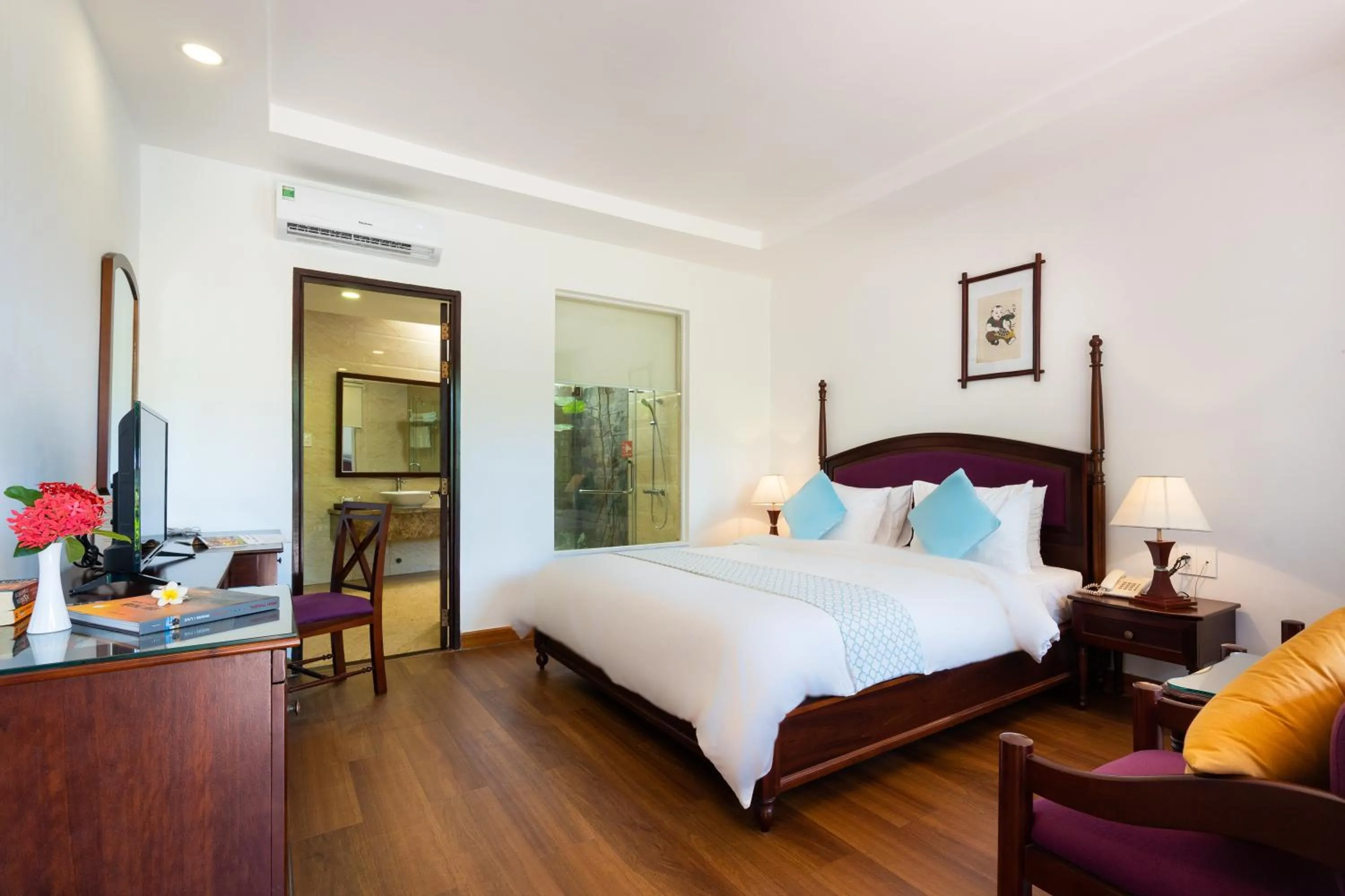 Bedroom, Bed in Hoang Ngoc Beach Resort