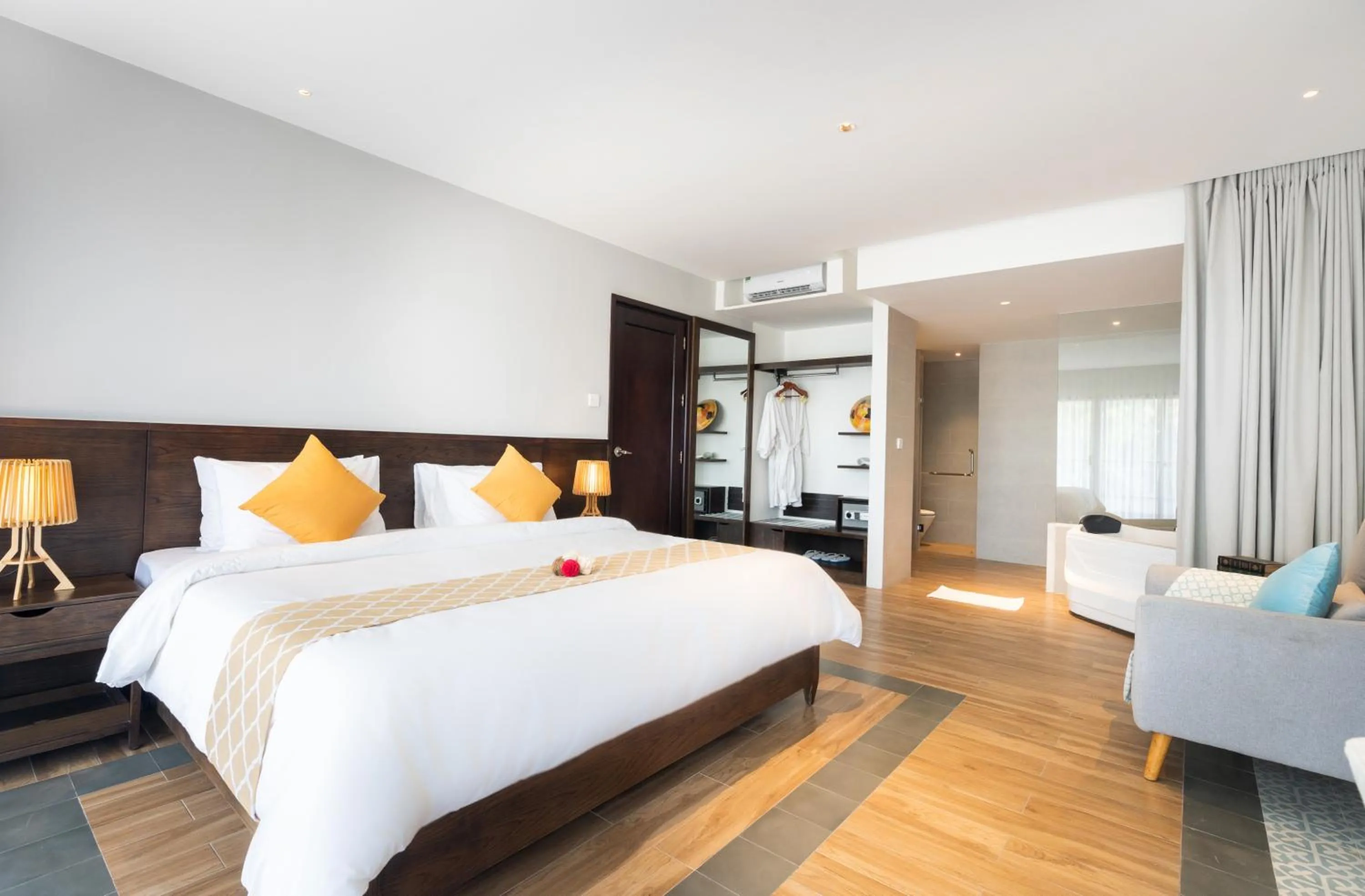 Bedroom, Bed in Hoang Ngoc Beach Resort