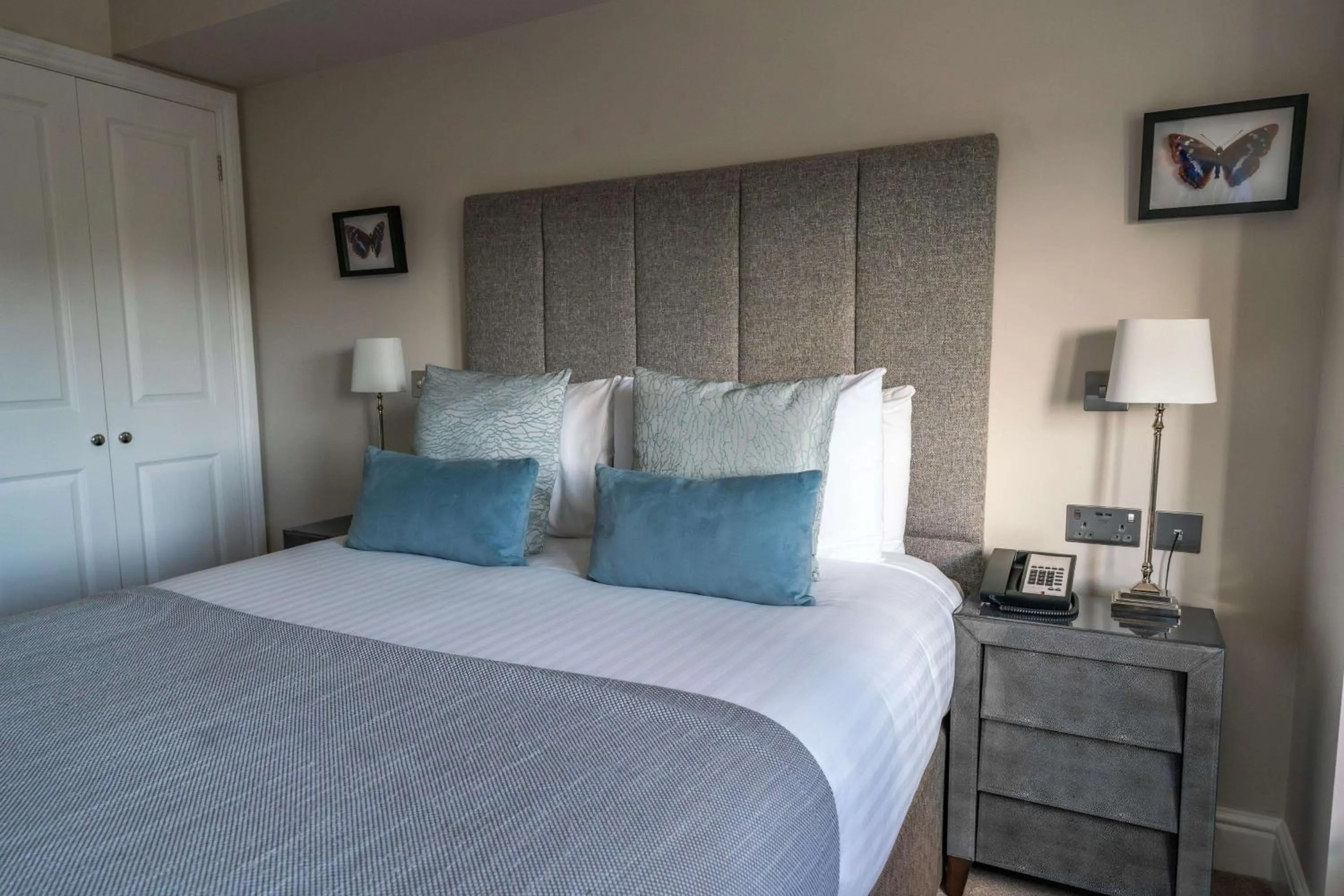 Bedroom, Bed in Oatlands Park Hotel