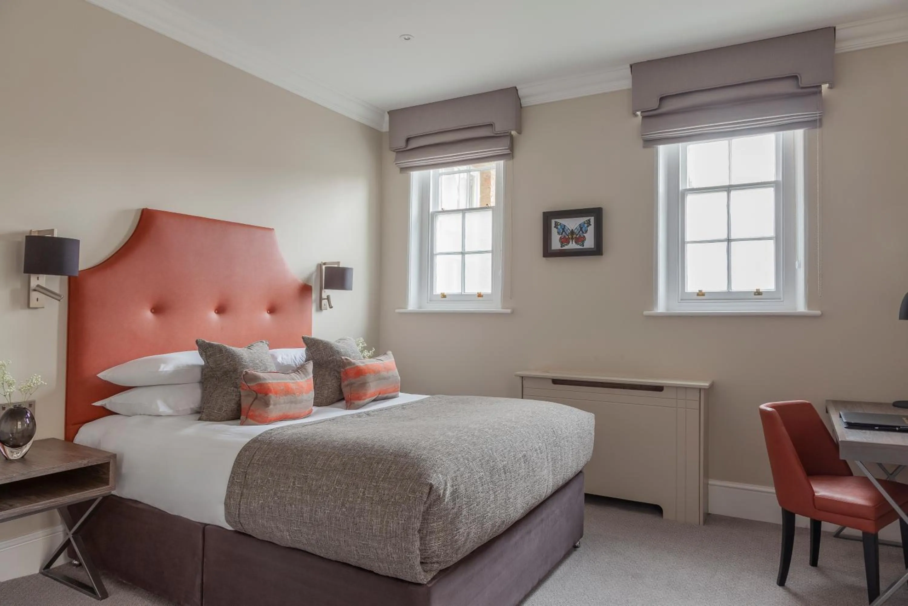 Bedroom, Bed in Oatlands Park Hotel