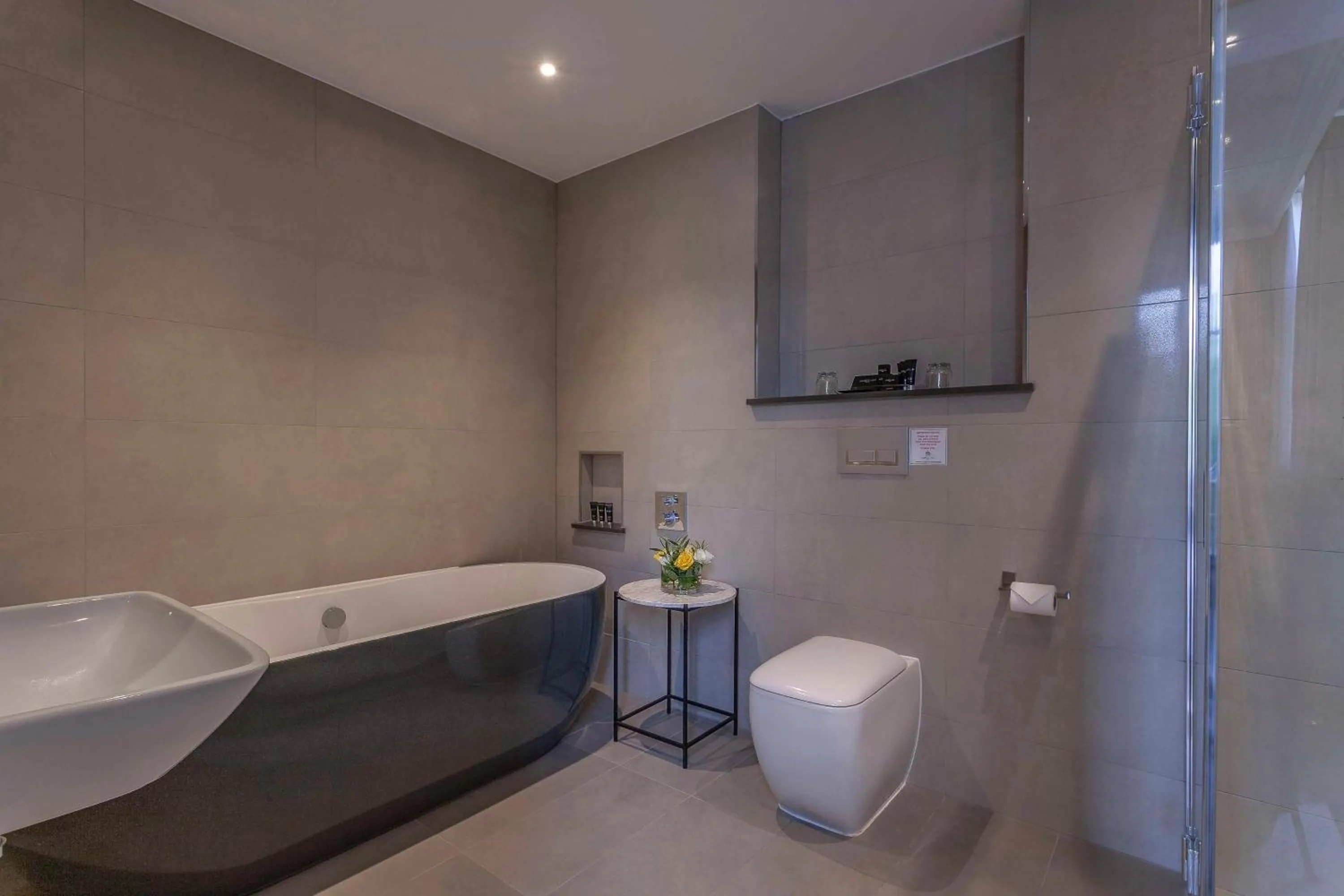 Bathroom in Oatlands Park Hotel