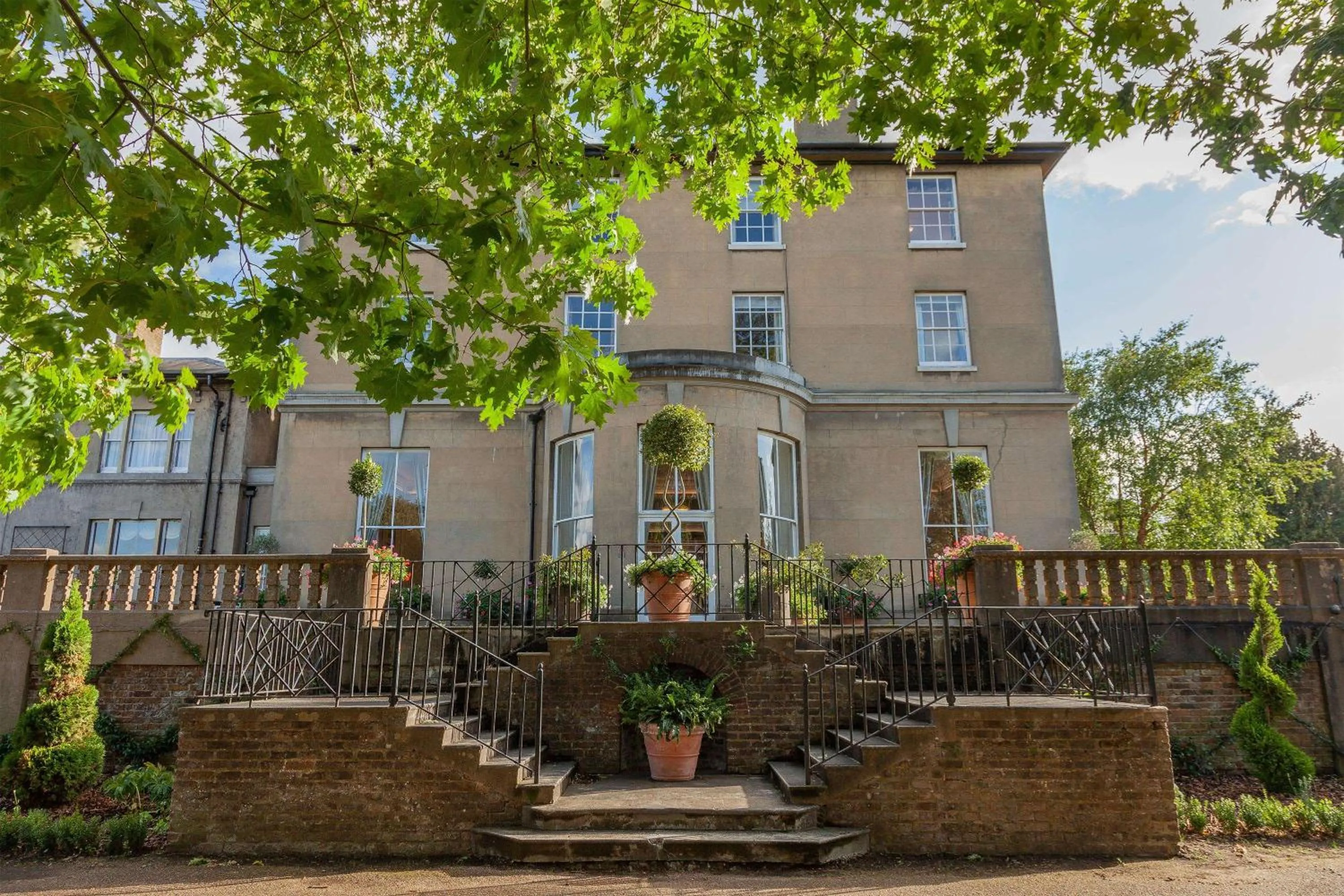 Property building in Oatlands Park Hotel