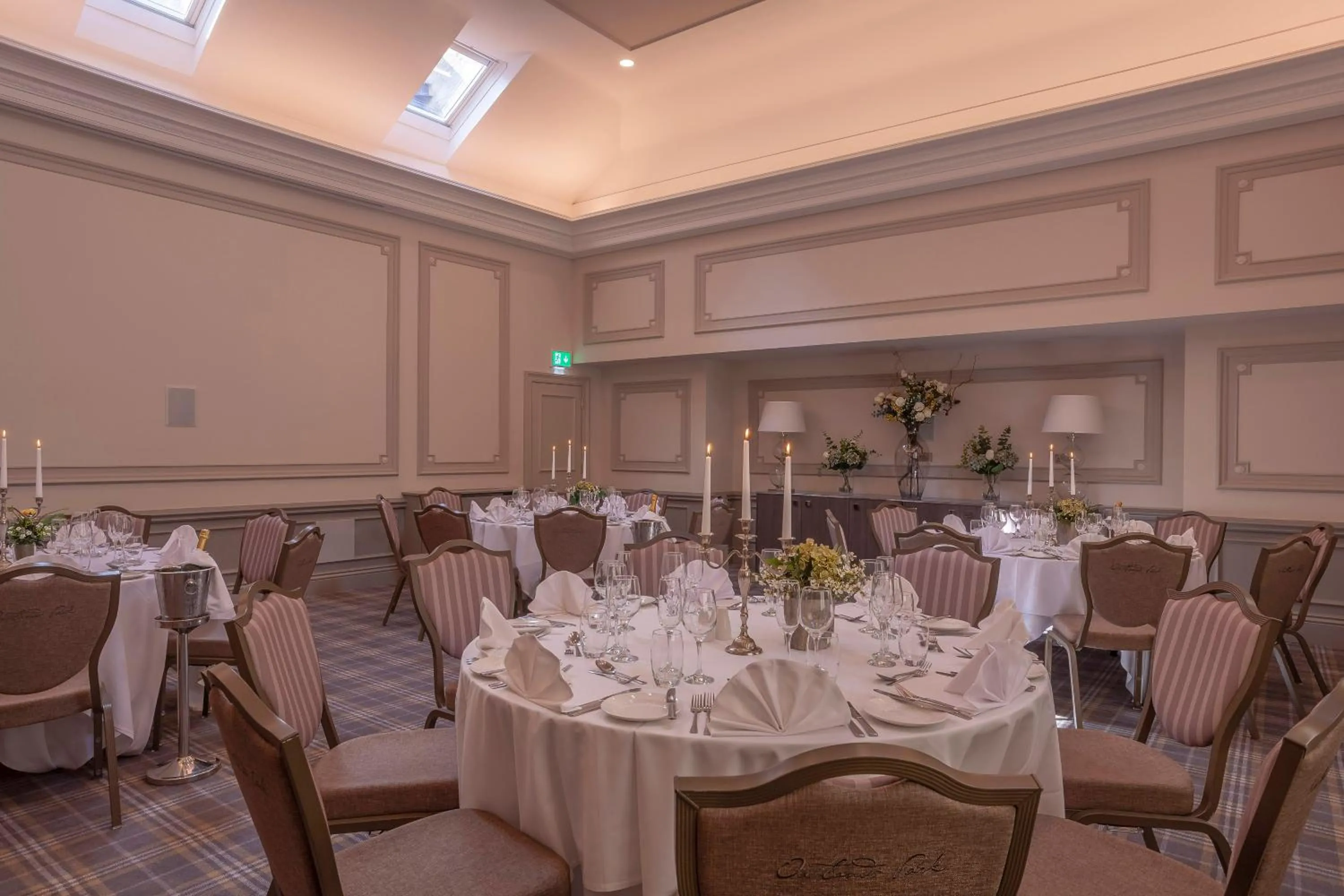 Banquet/Function facilities in Oatlands Park Hotel