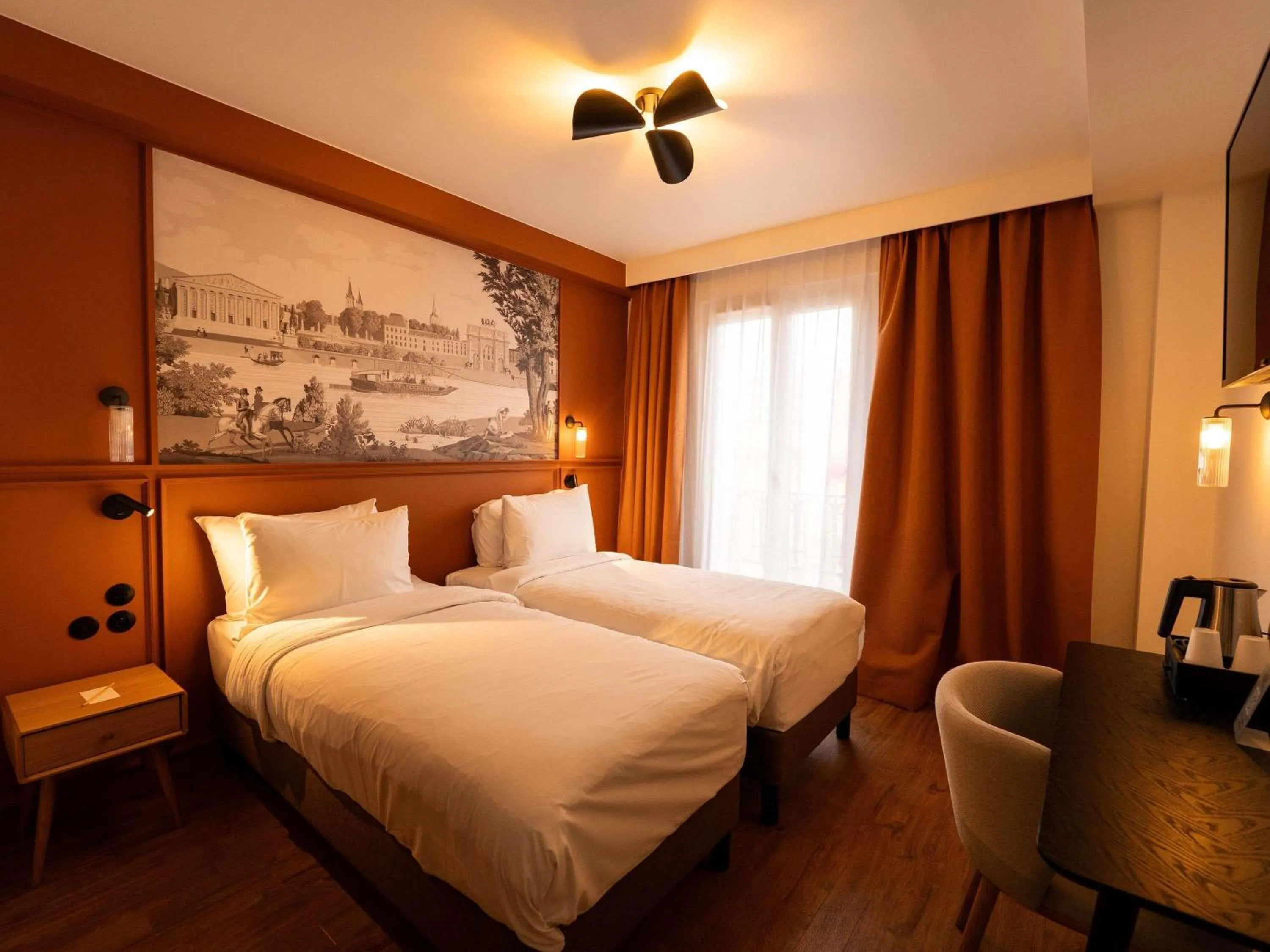 Bedroom, Bed in Mercure Paris Bastille Marais