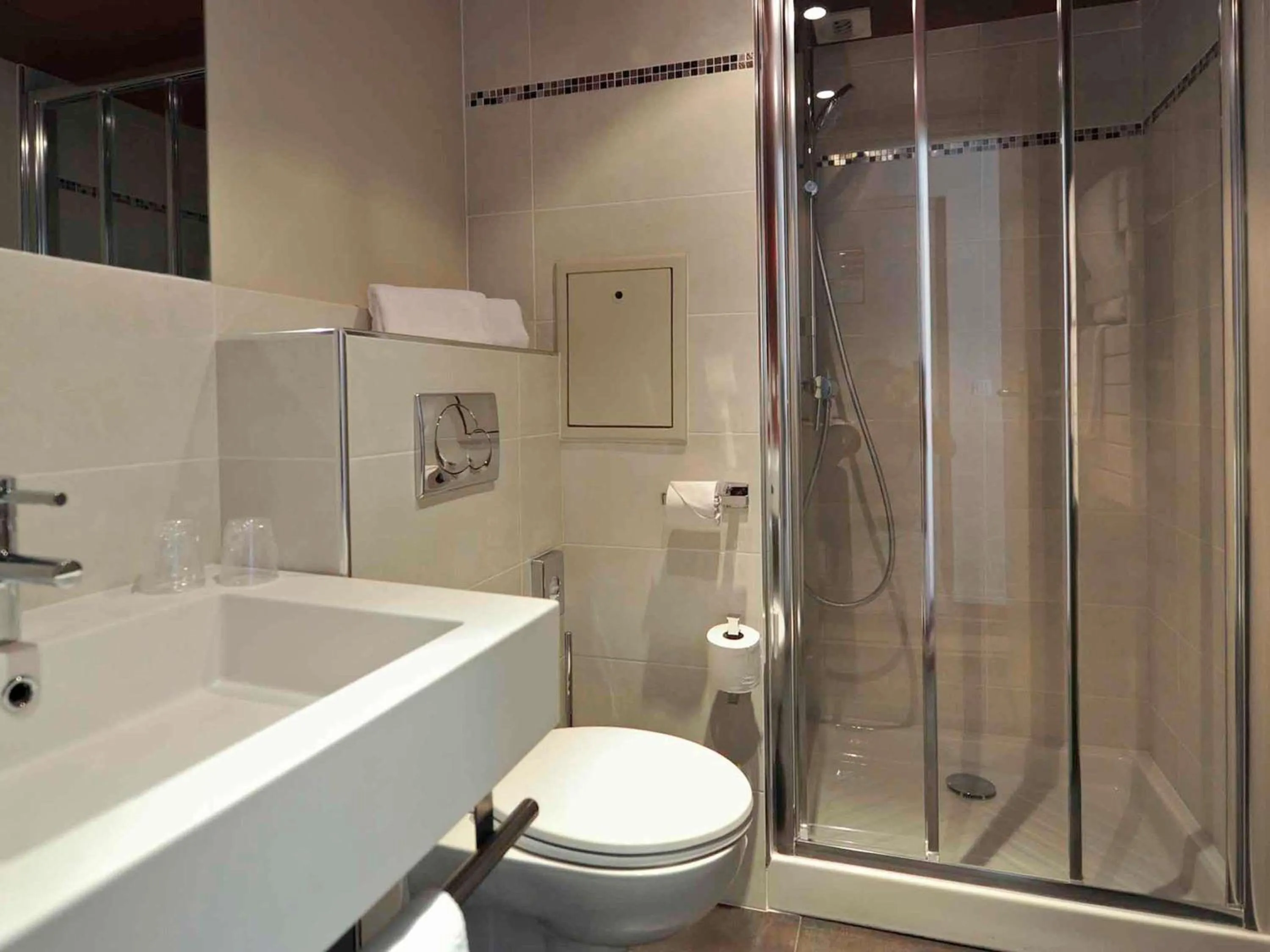 Bedroom in Mercure Paris Bastille Marais