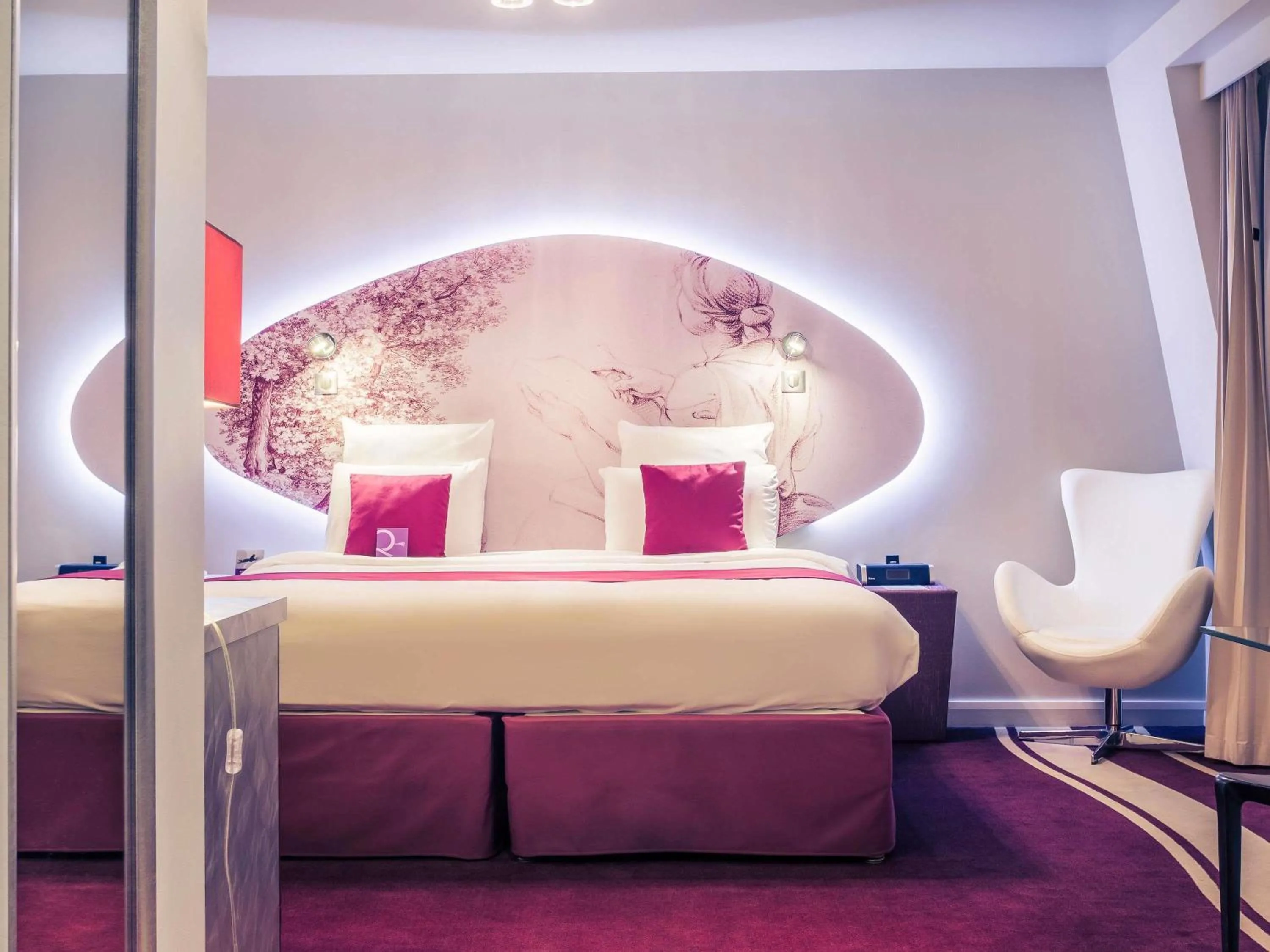 Bedroom, Bed in Mercure Paris Bastille Marais