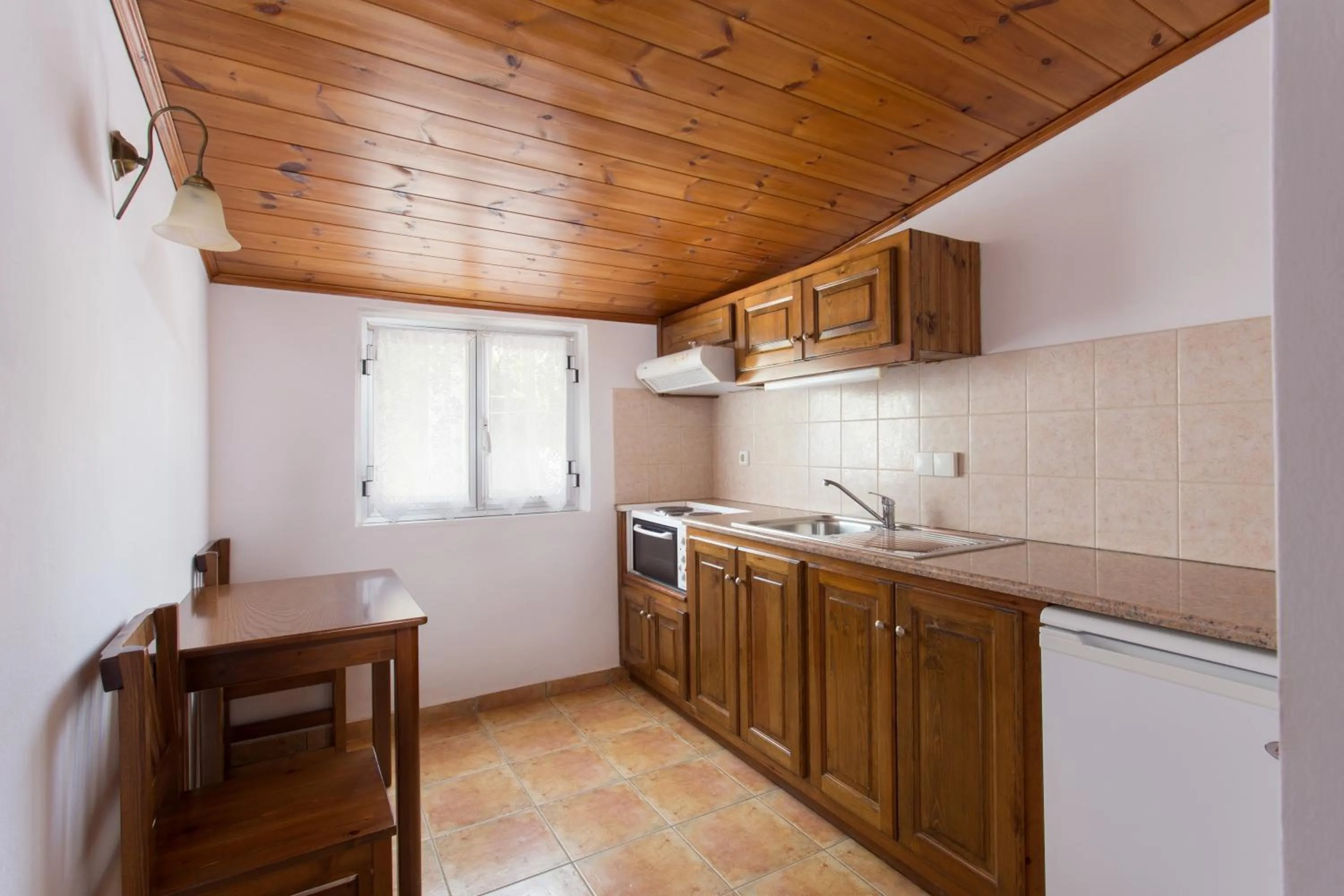 Kitchen or kitchenette in Georgia's Houses (Melitzanakia)