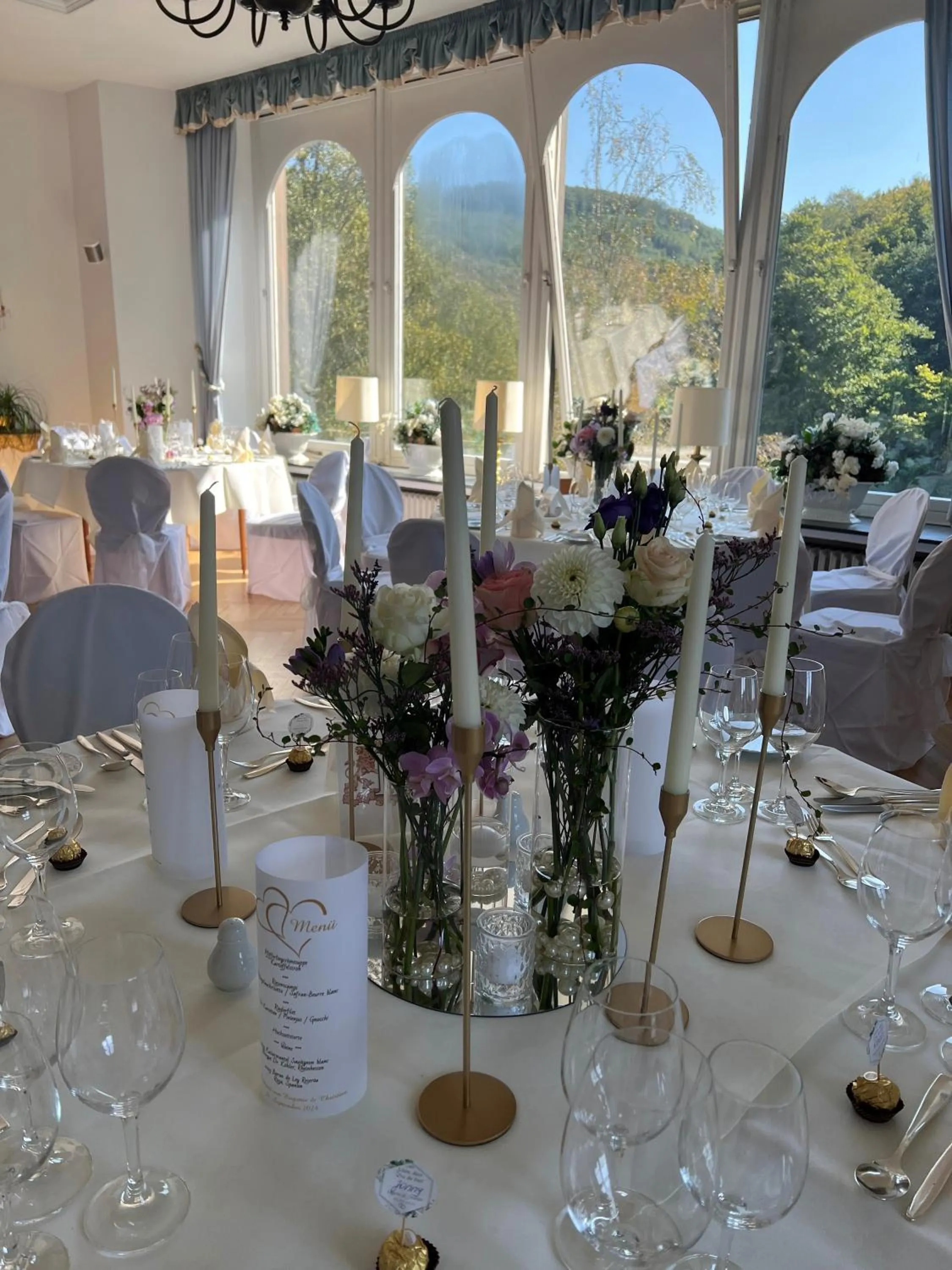 Restaurant/places to eat in Hotel und Restaurant Burg Schnellenberg