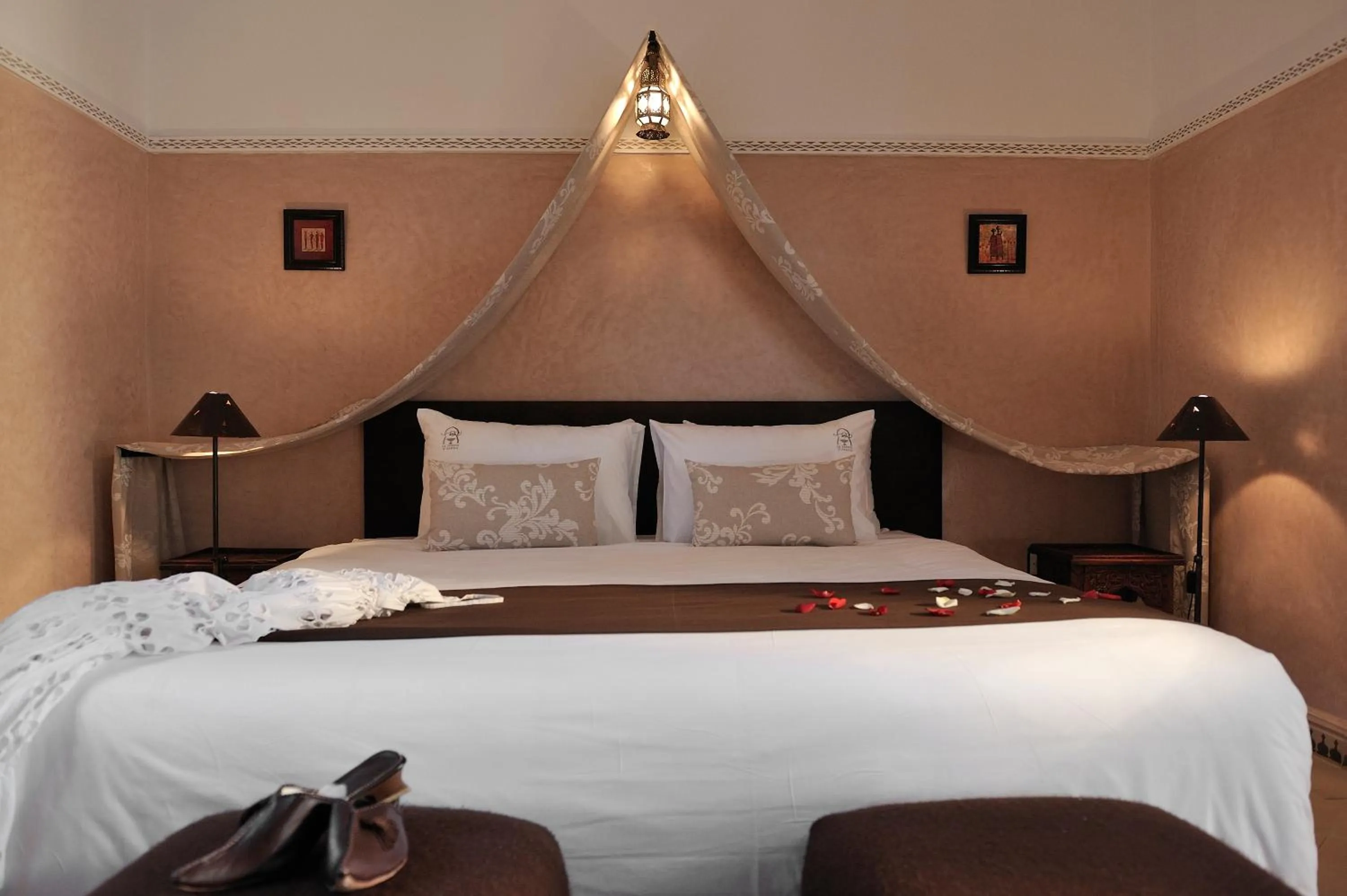 Bed in Riad Le Jardin d'Abdou