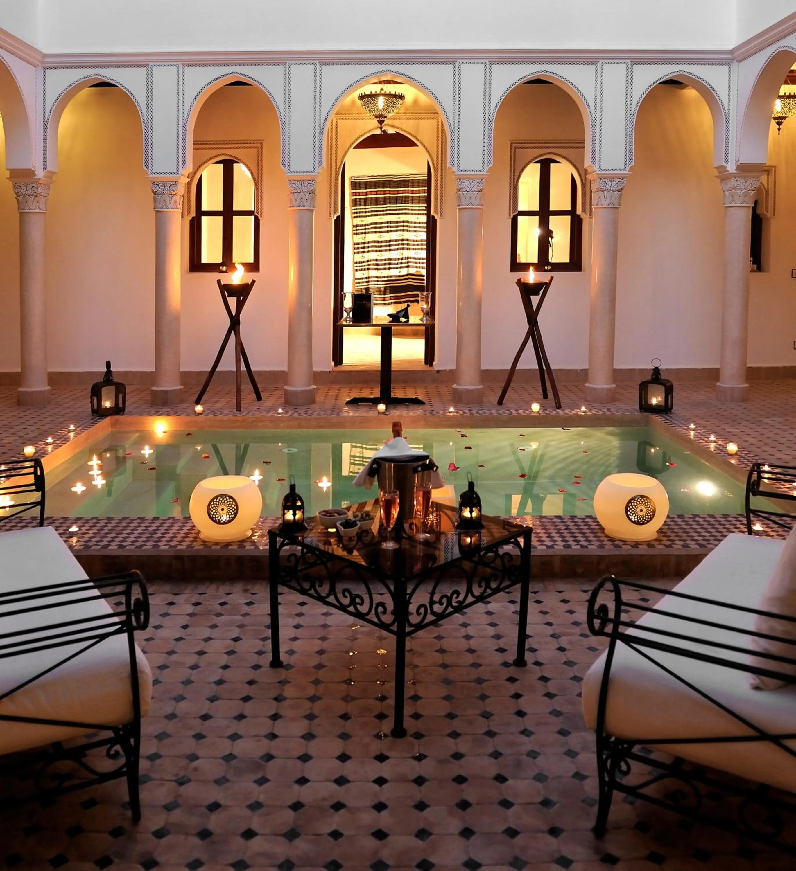 Swimming pool in Riad Le Jardin d'Abdou
