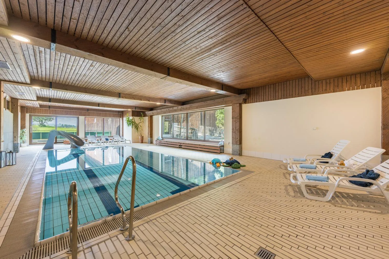 Swimming pool in Familienhotel Löwen