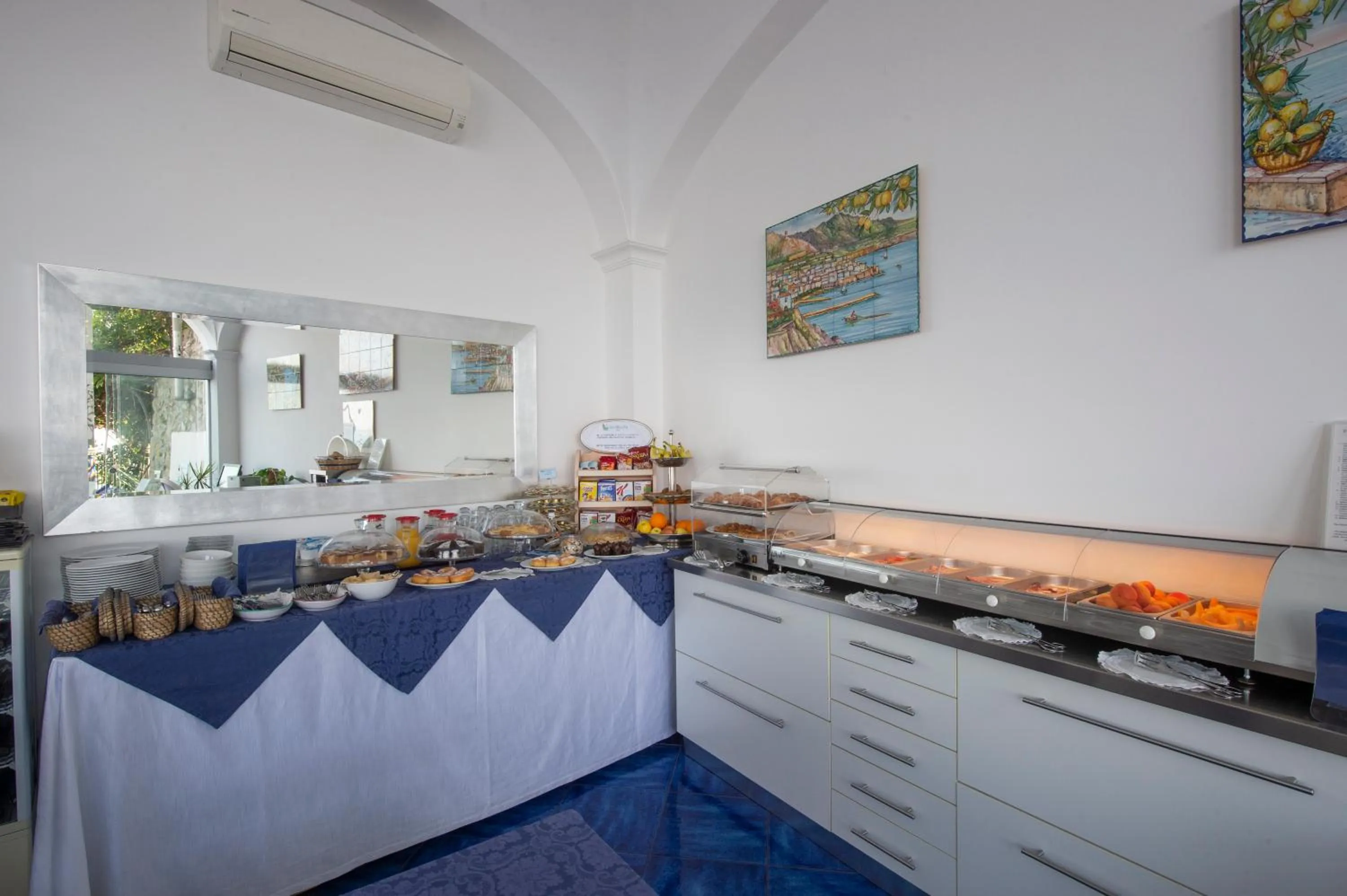 Buffet breakfast in Hotel Villa Maria Pia