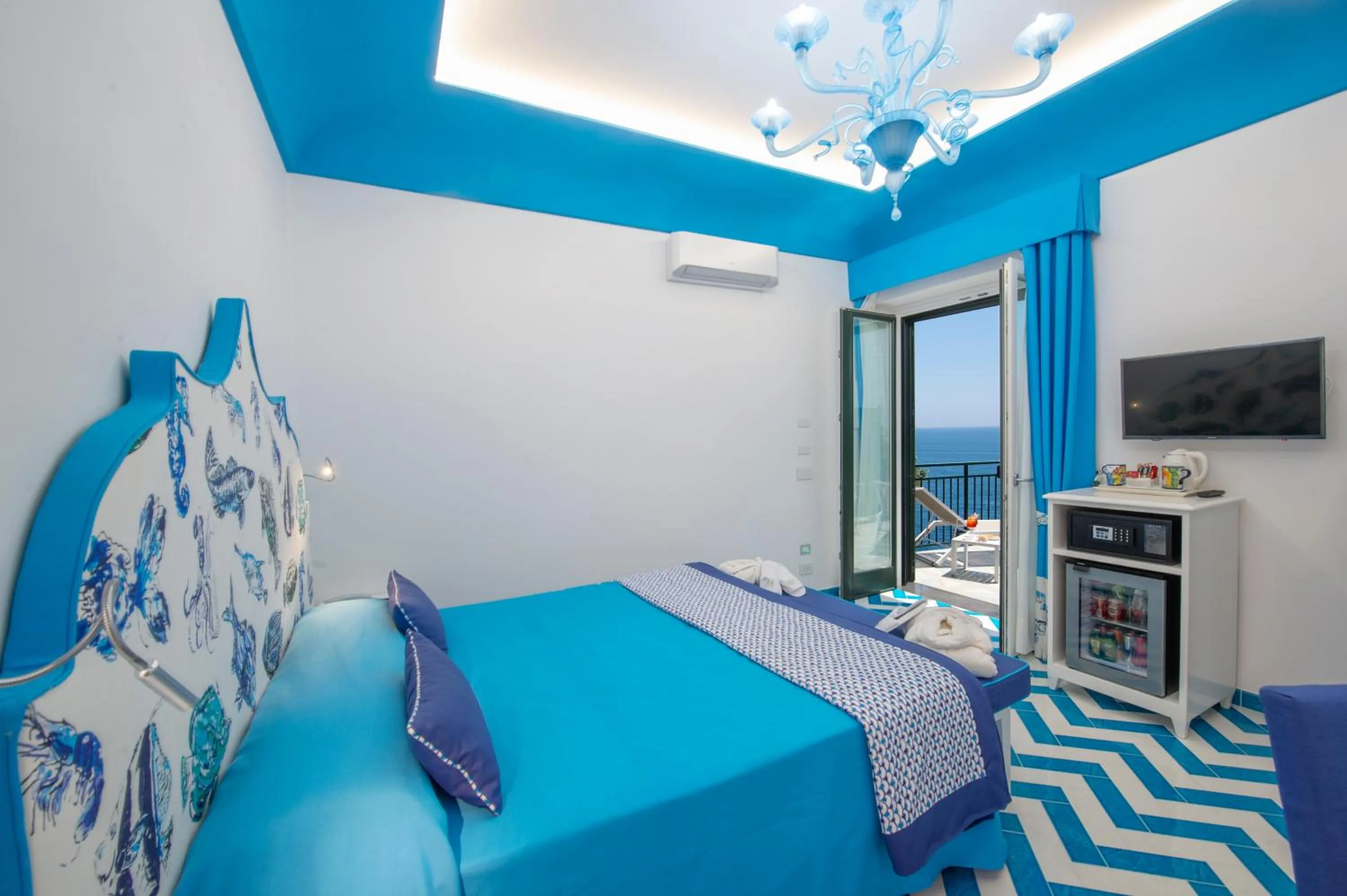 View (from property/room), Bed in Hotel Villa Maria Pia