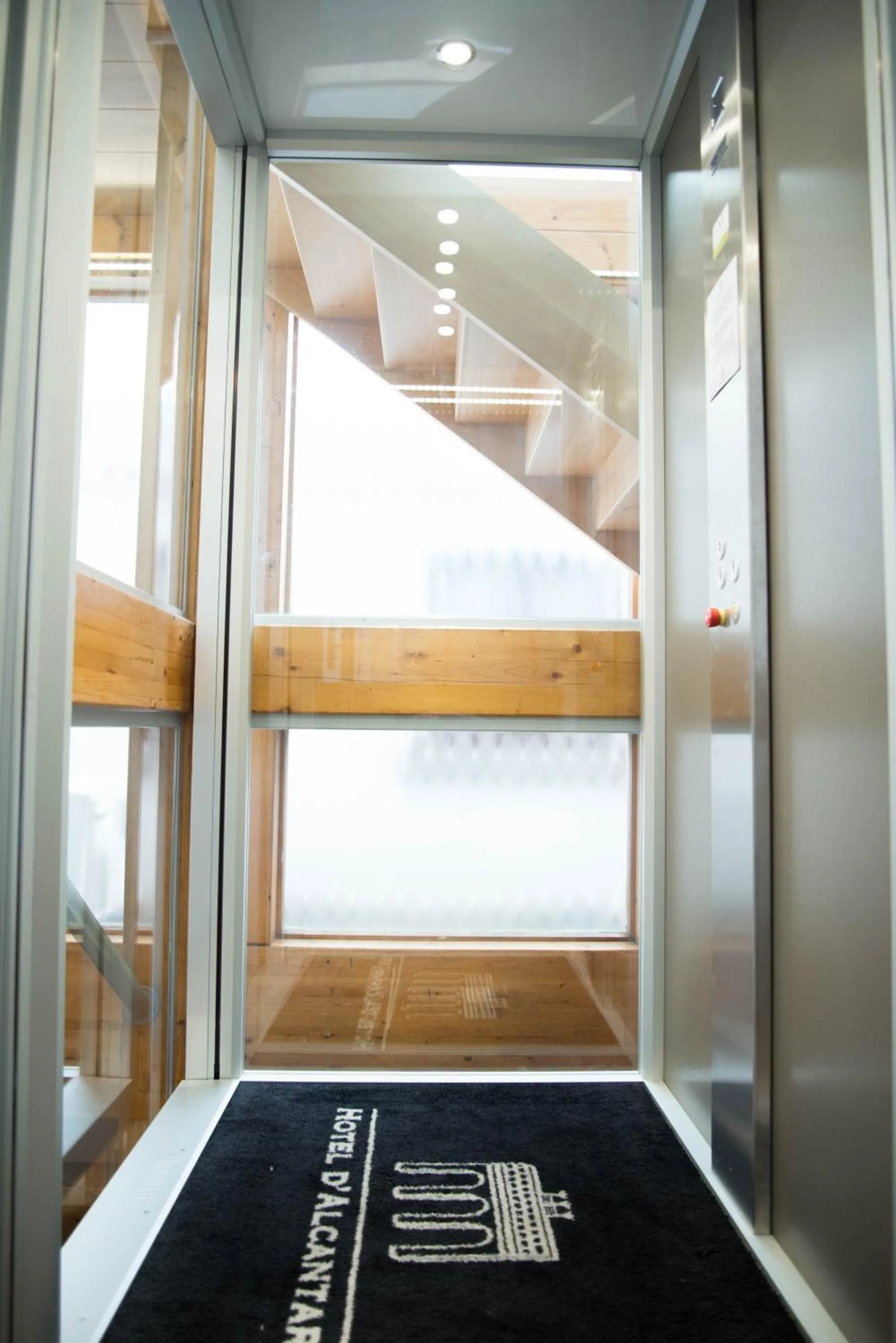 elevator, Bed in Hotel d'Alcantara