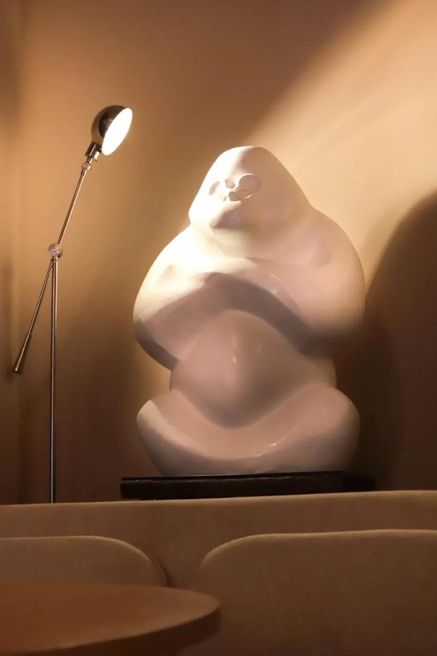 Communal lounge/ TV room in Hotel d'Alcantara