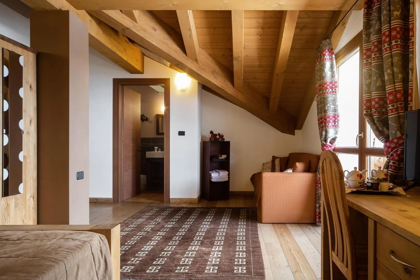 Photo of the whole room, Bed in Hotel La Chance