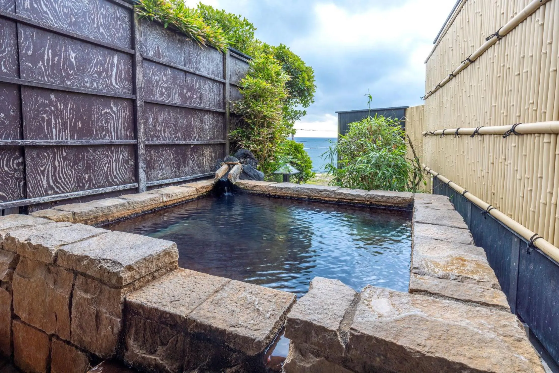 Open Air Bath in Hiina