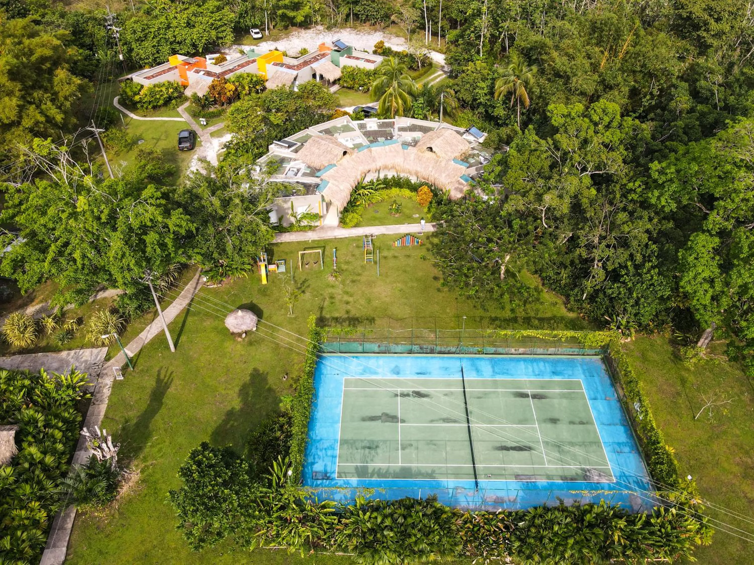 Property building in Los Colores Ecoparque