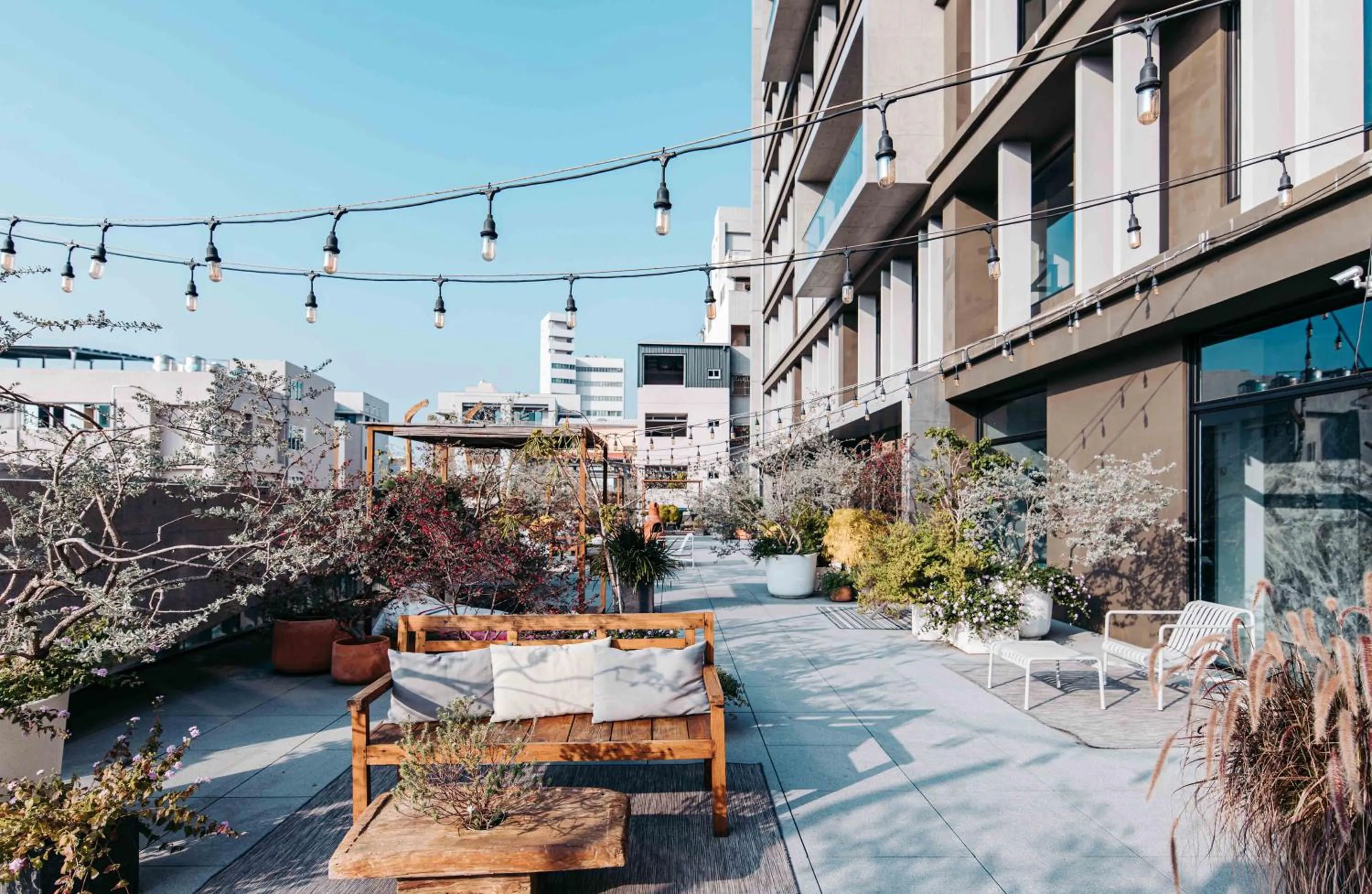 Balcony/Terrace in U.I.J Hotel & Hostel