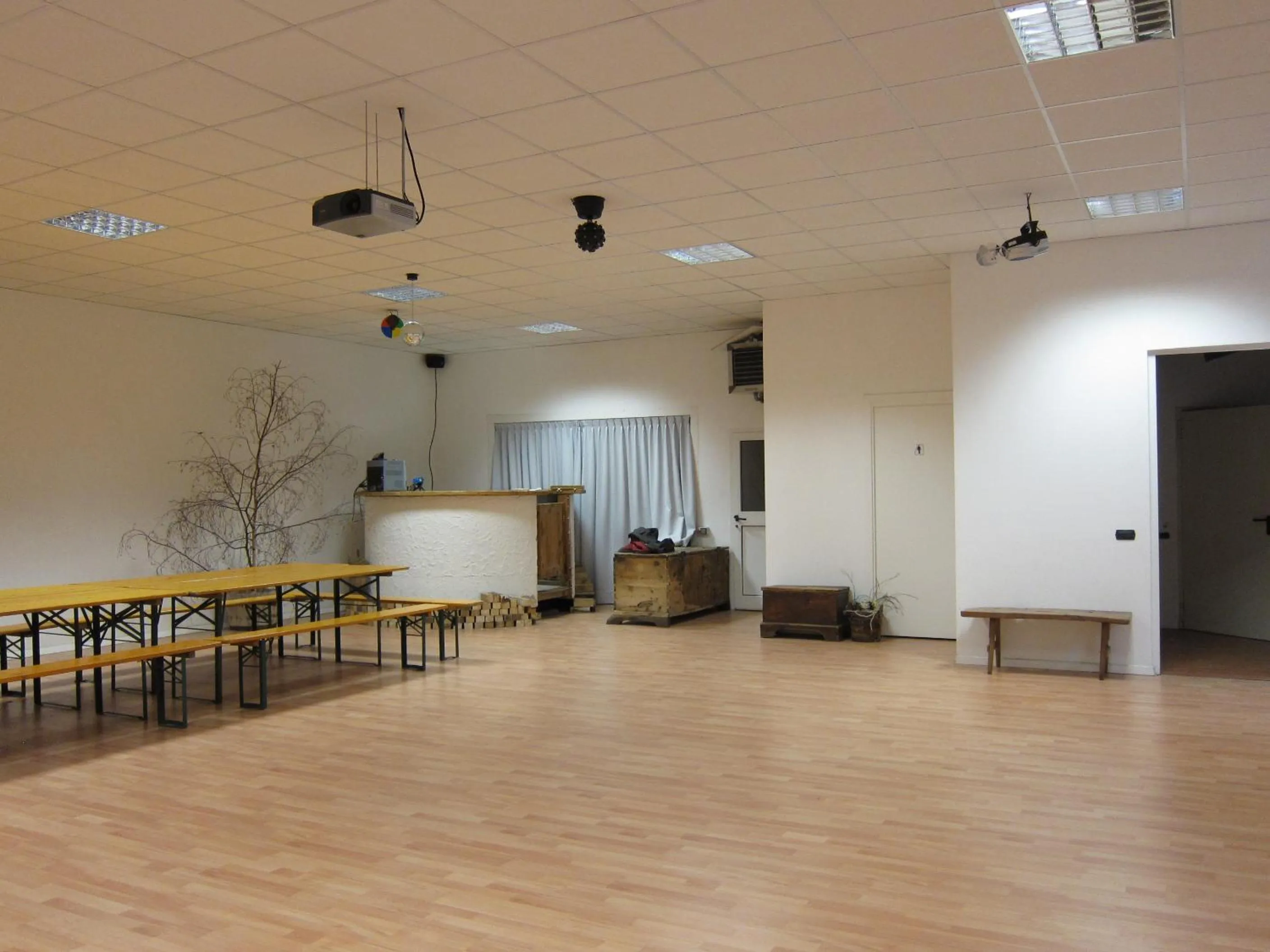 Communal lounge/ TV room in Chalet Del Sole per gruppi