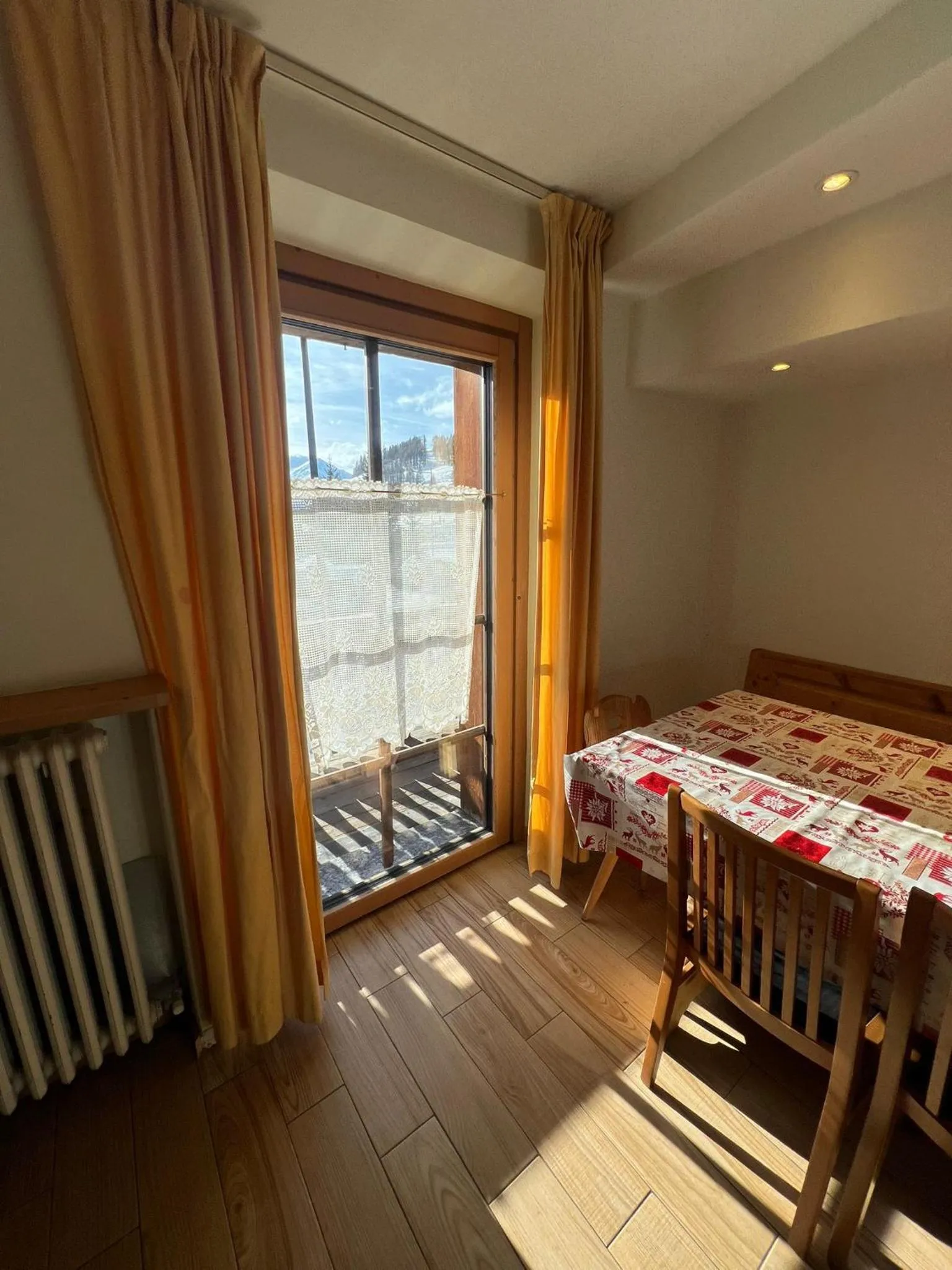 Photo of the whole room, Bed in Chalet Del Sole per gruppi
