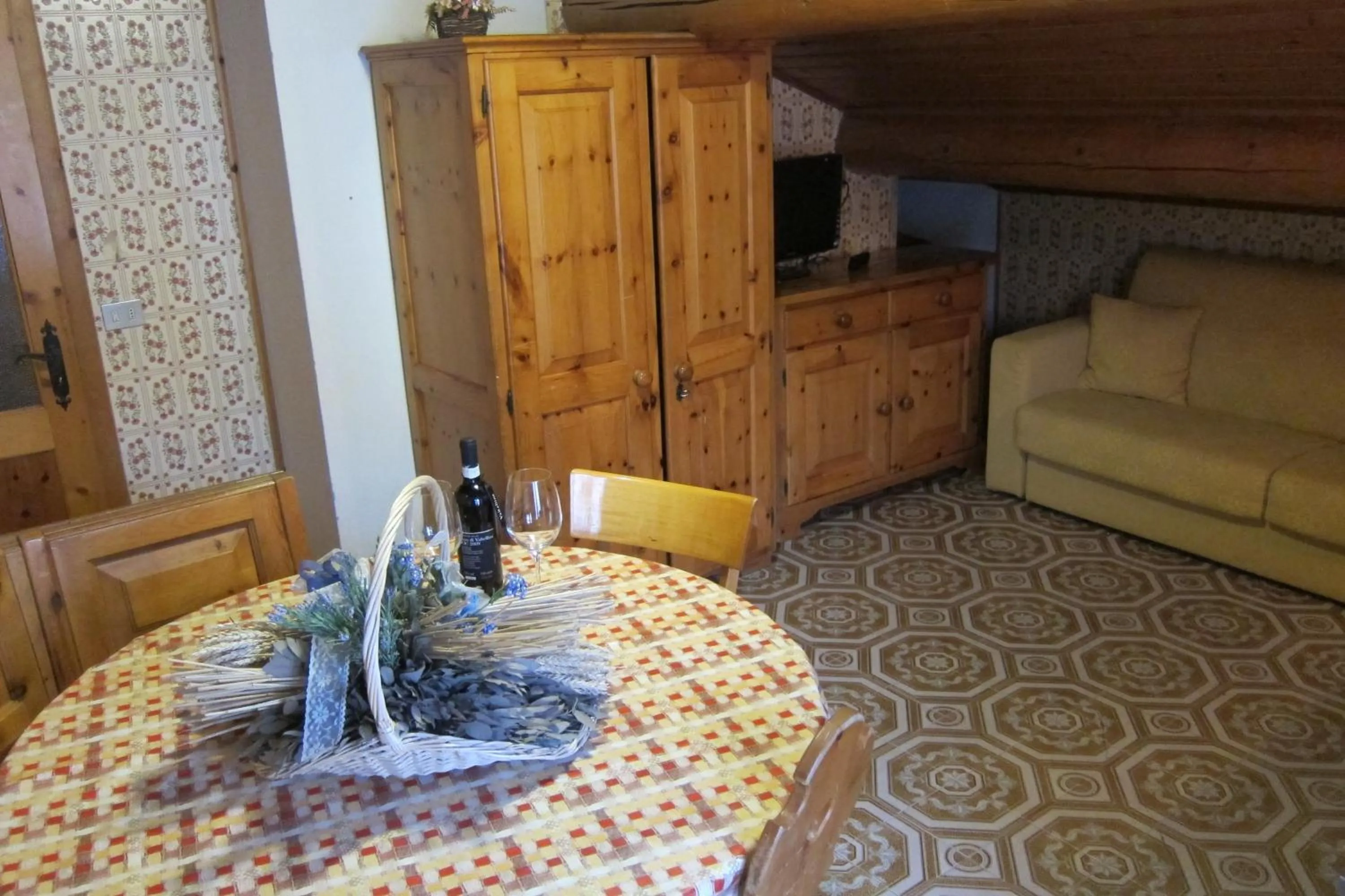 Living room, Bed in Chalet Del Sole per gruppi