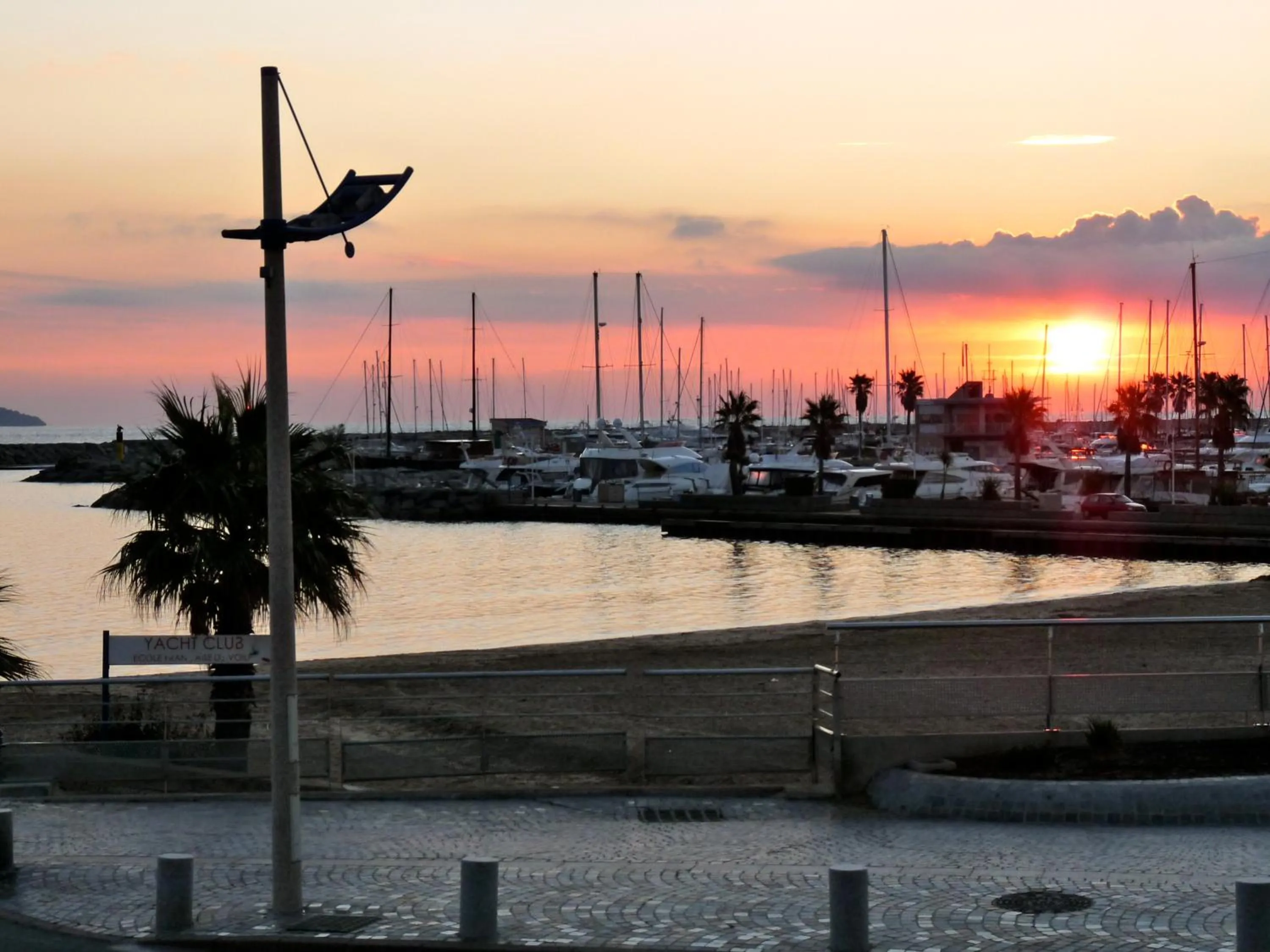 Area and facilities in Hôtel Les Alizés