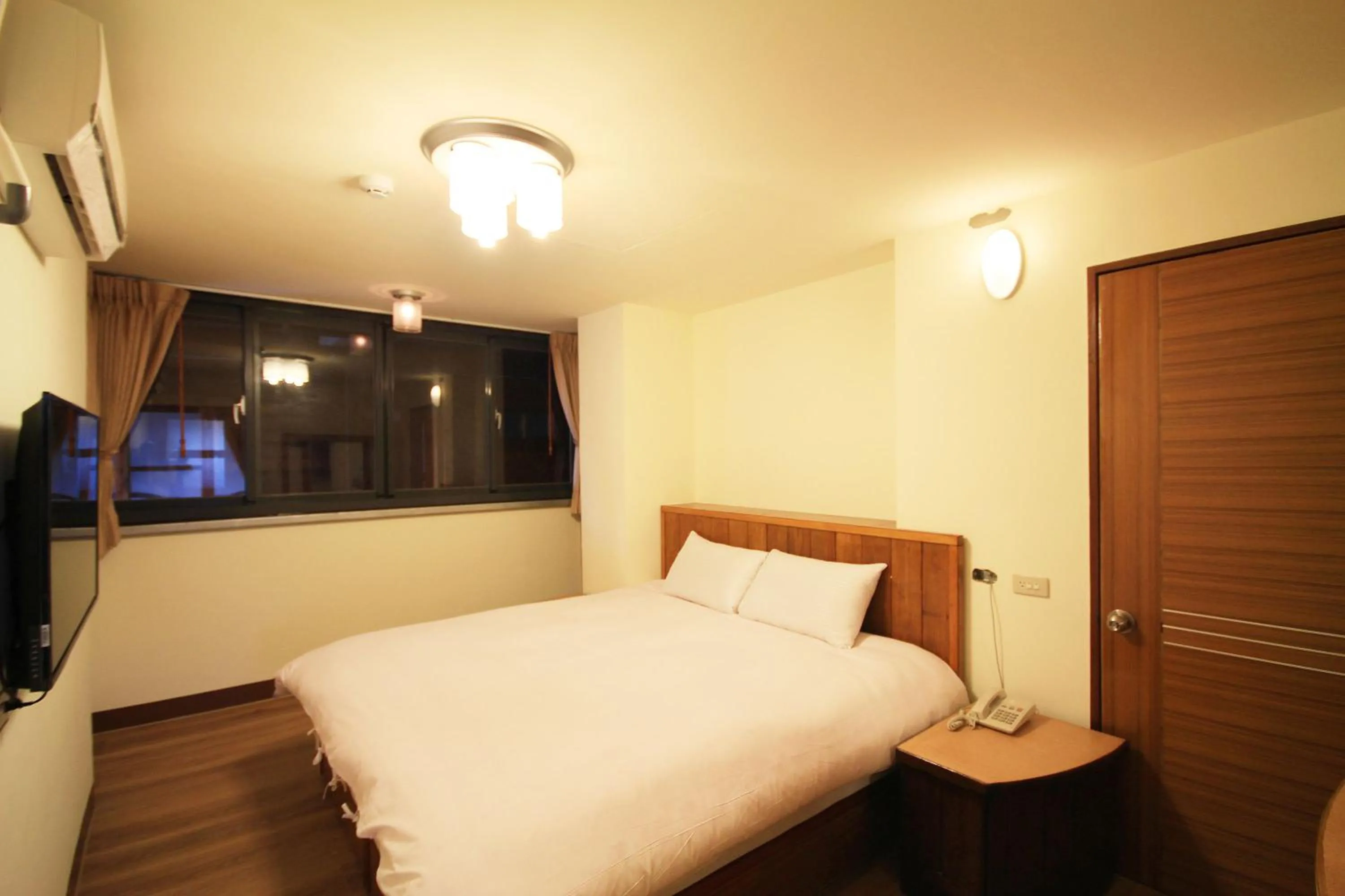 Three-Bedroom House in 靜思廬森林會館
