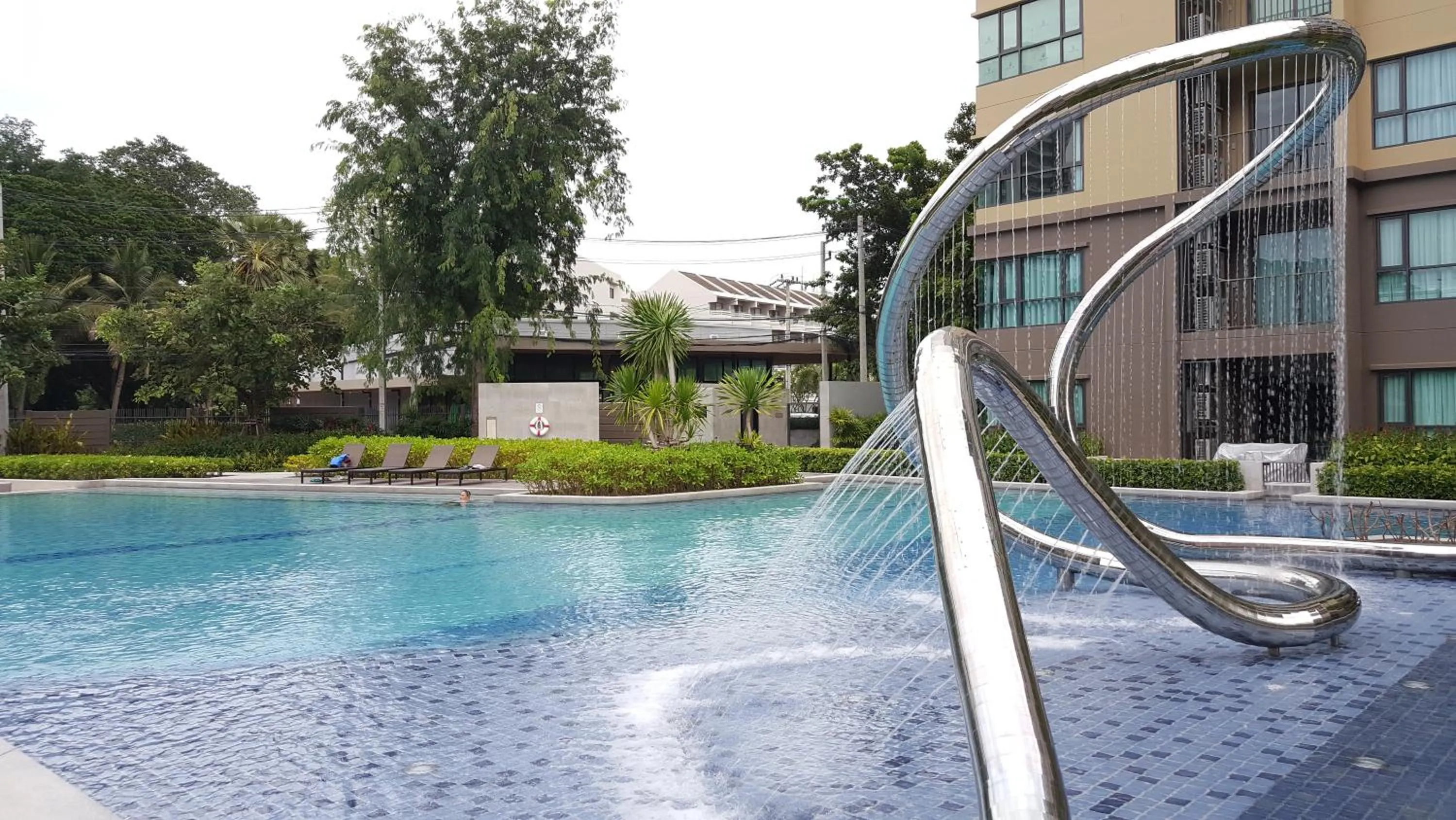 Swimming pool in Rain Cha-am by Obbset