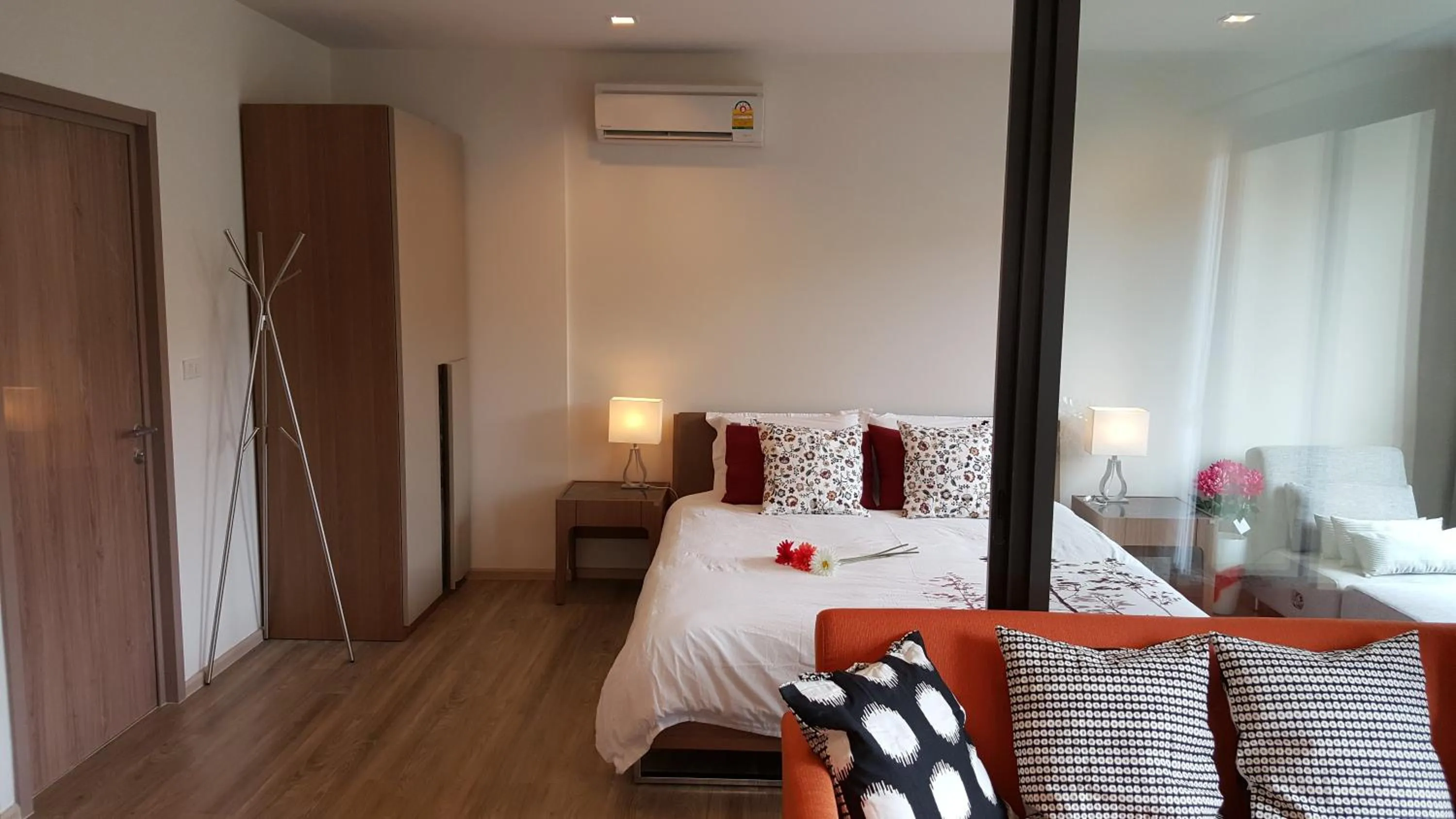 Bedroom, Bed in Rain Cha-am by Obbset