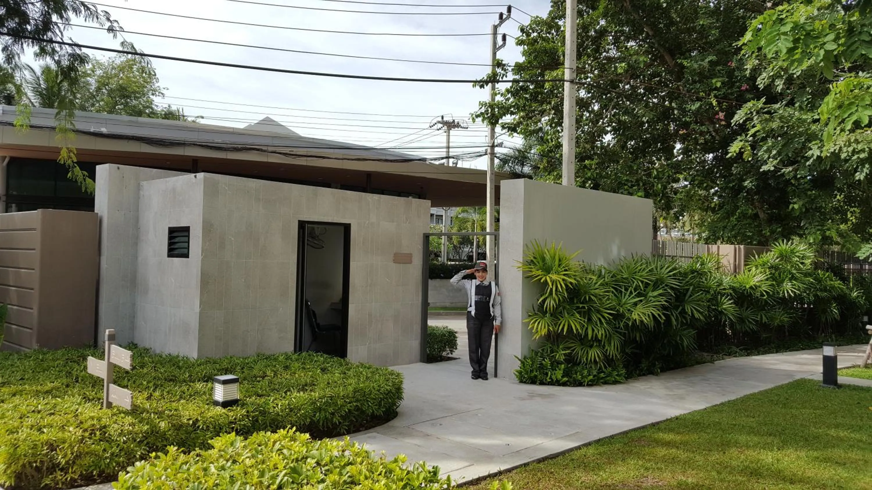 Facade/entrance in Rain Cha-am by Obbset