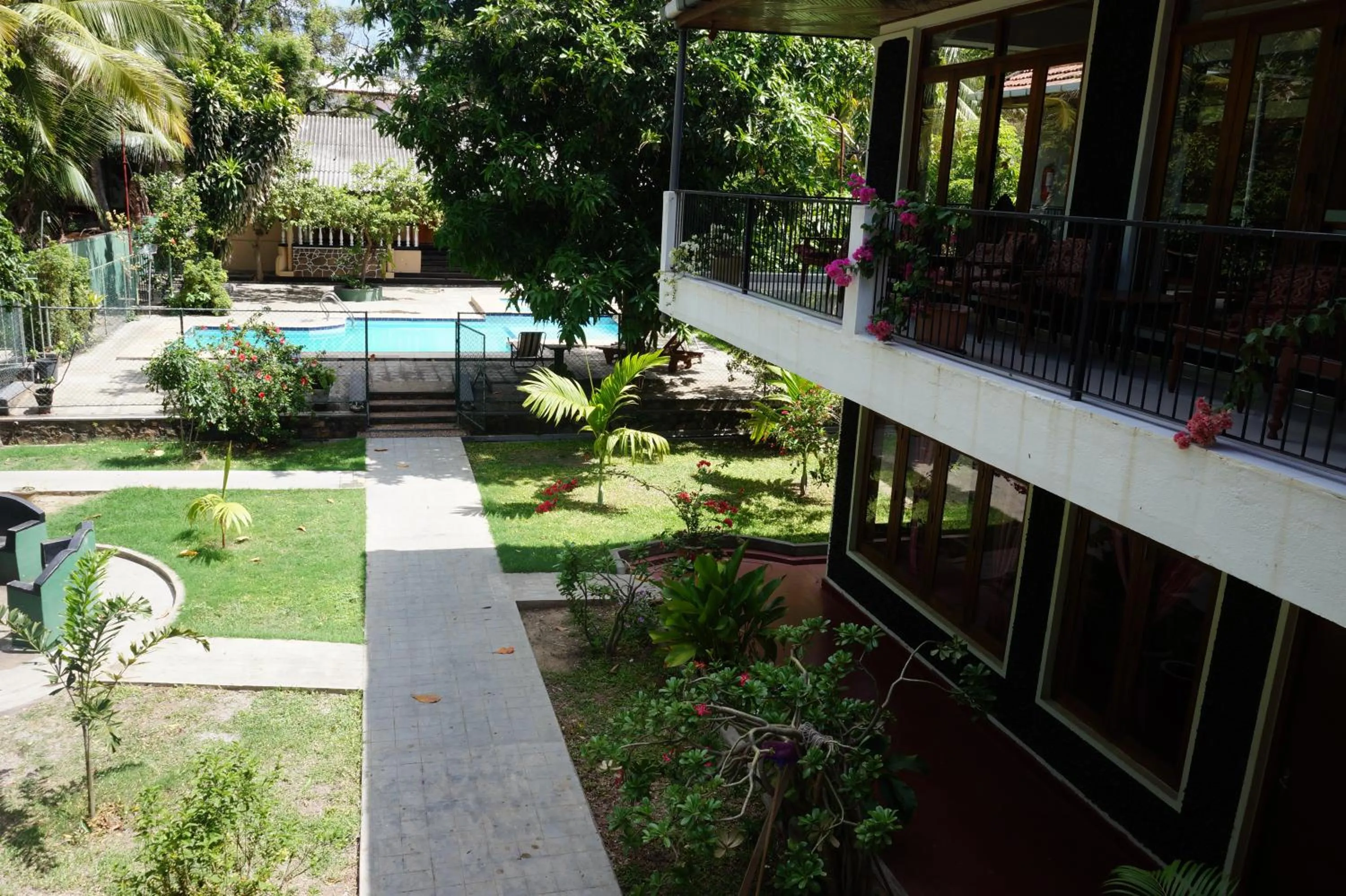 Property building in Lake Side Tourist Inn