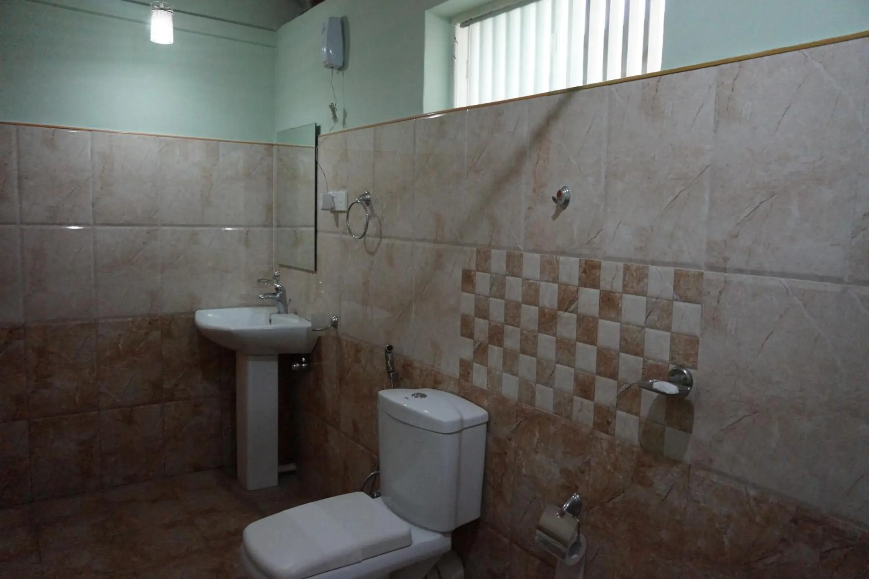 Deluxe Triple Room in Lake Side Tourist Inn Deluxe Triple Room in Lake Side Tourist Inn